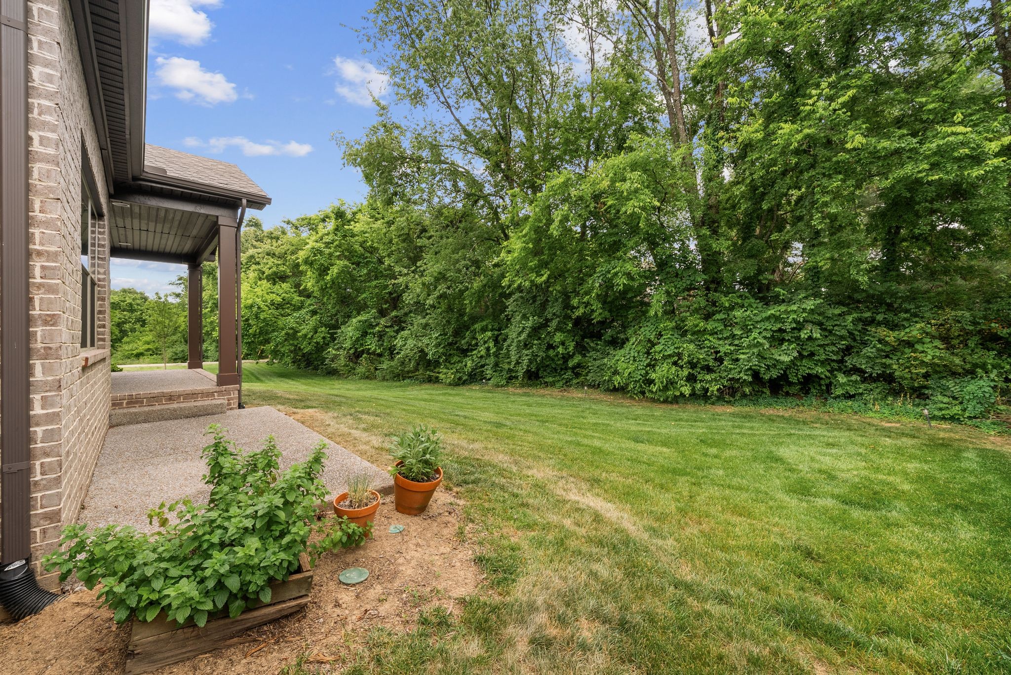5016 Viola Ln