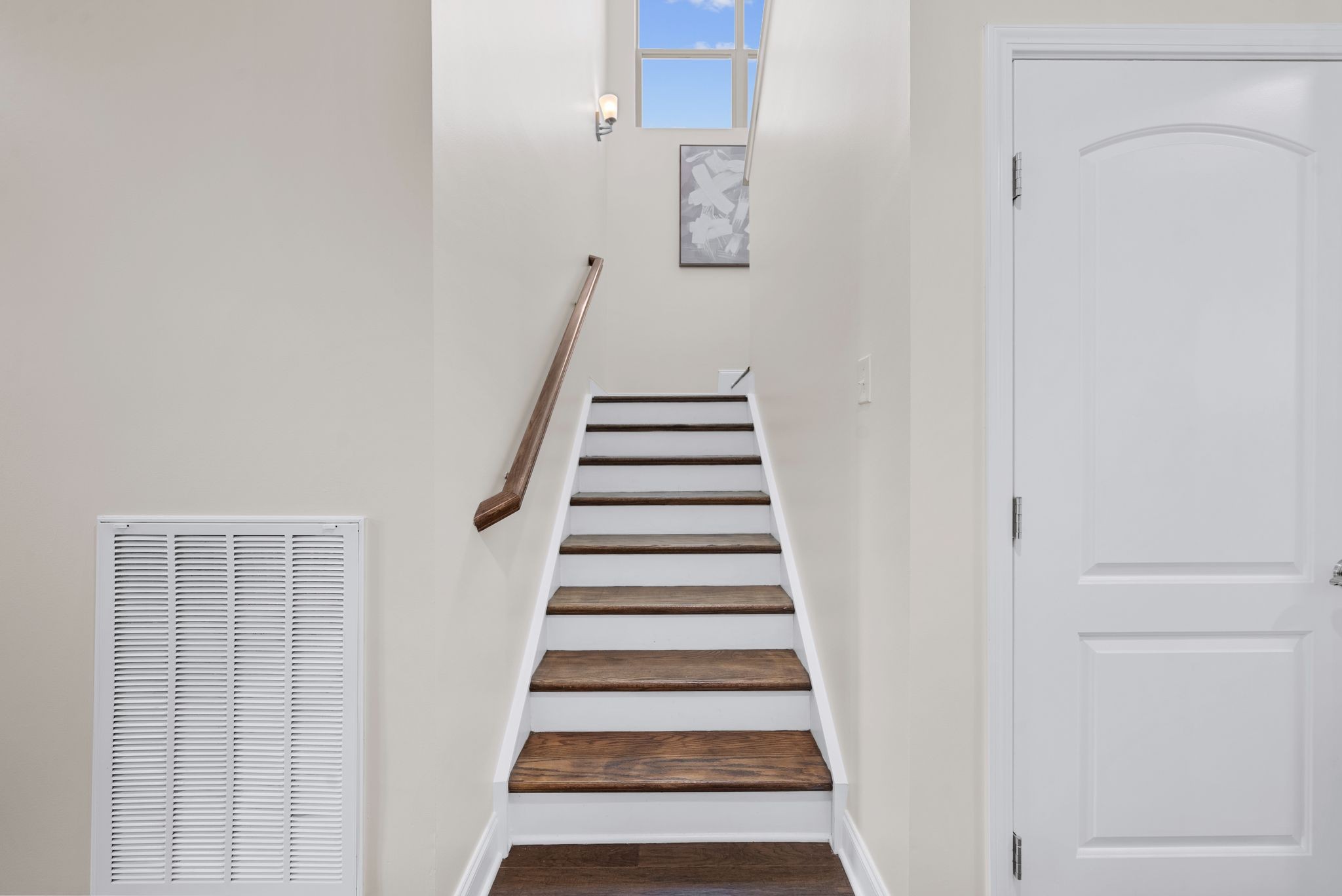 5016 Viola Ln