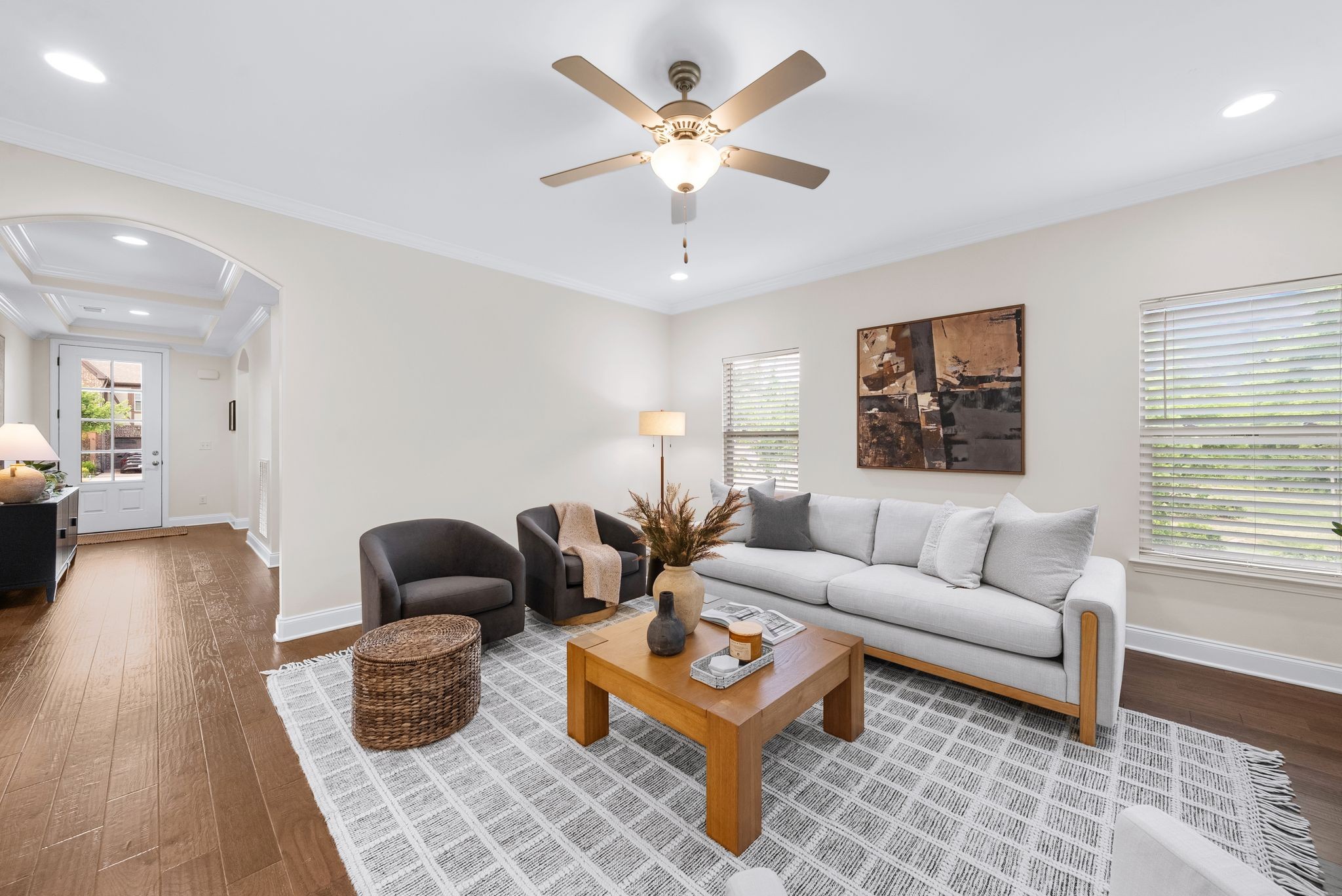 5016 Viola Ln