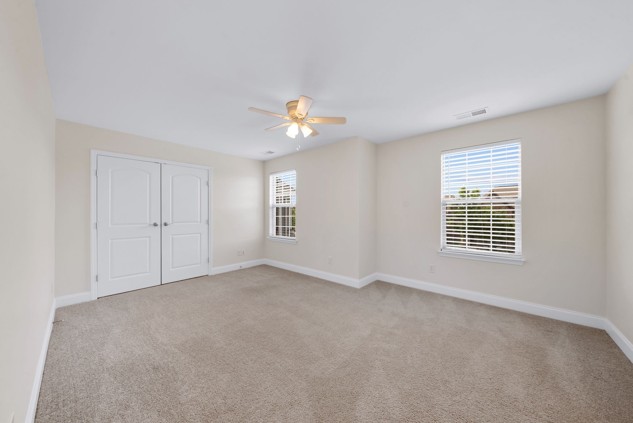 5016 Viola Ln