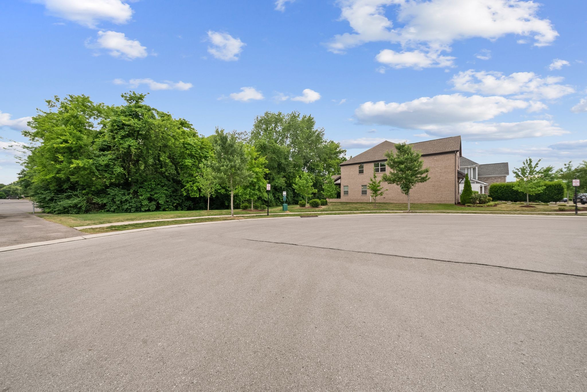 5016 Viola Ln
