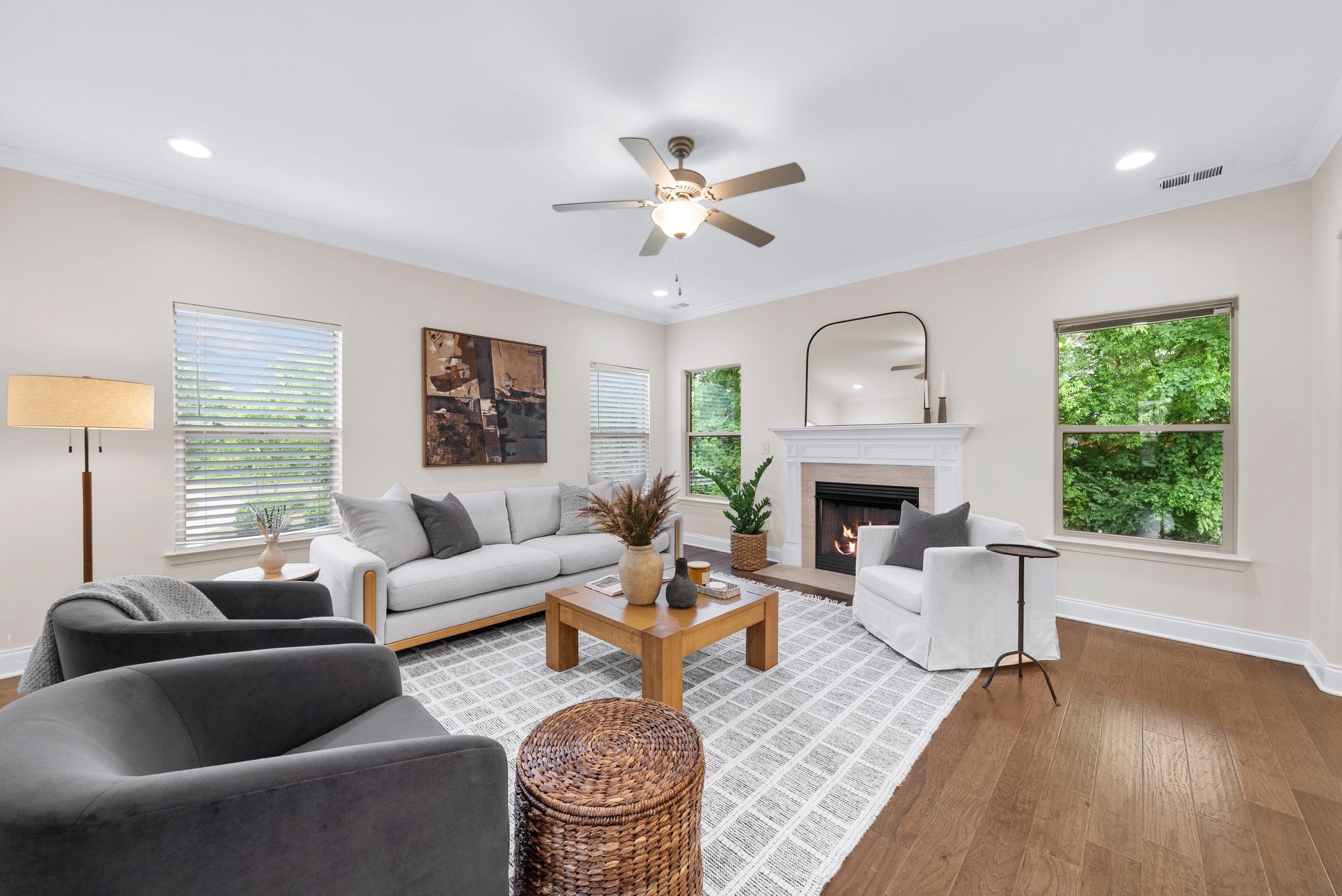 5016 Viola Ln