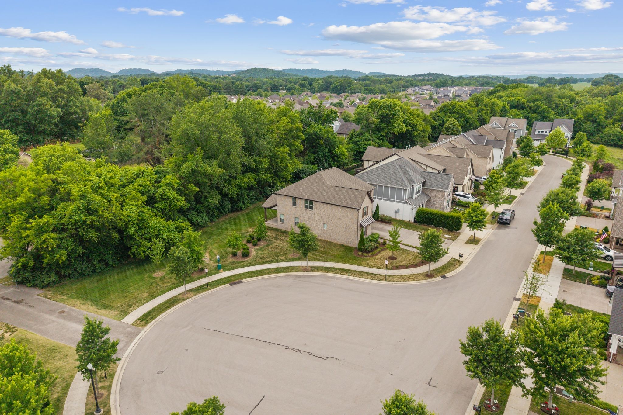 5016 Viola Ln