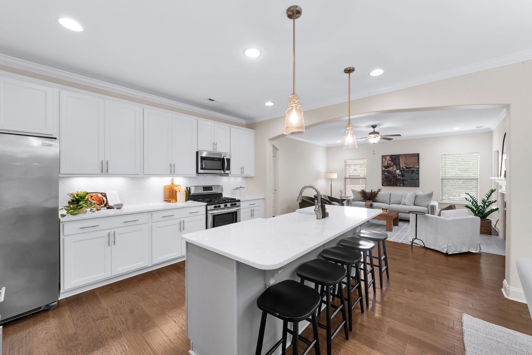 5016 Viola Ln