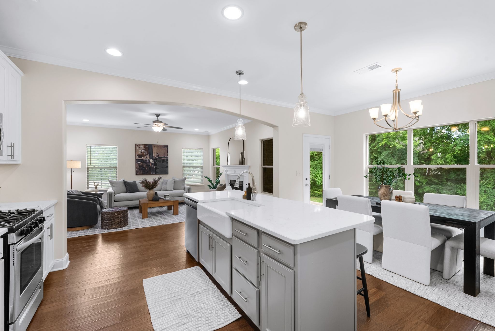 5016 Viola Ln