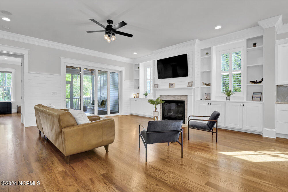 6249 Chalfont Circle