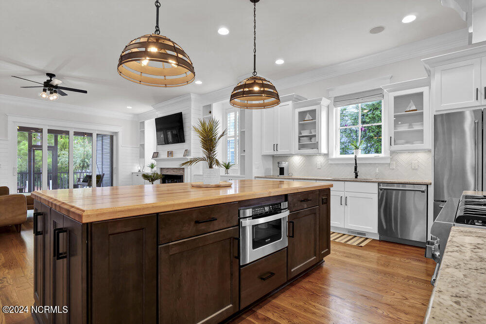 6249 Chalfont Circle