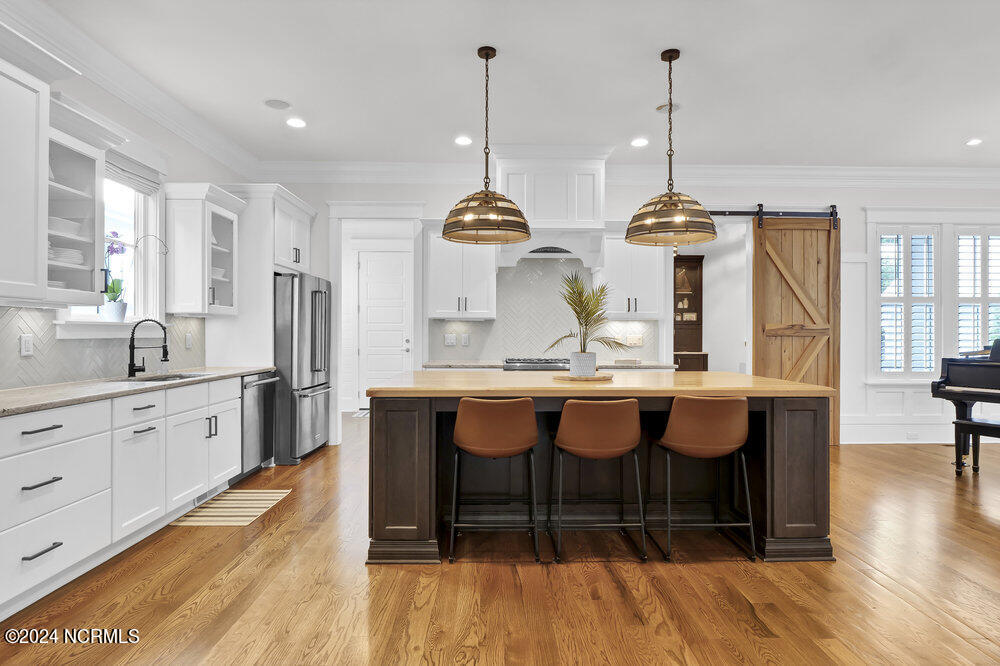 6249 Chalfont Circle