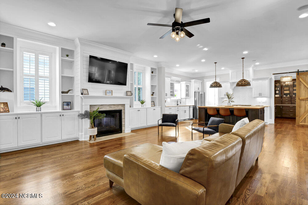6249 Chalfont Circle