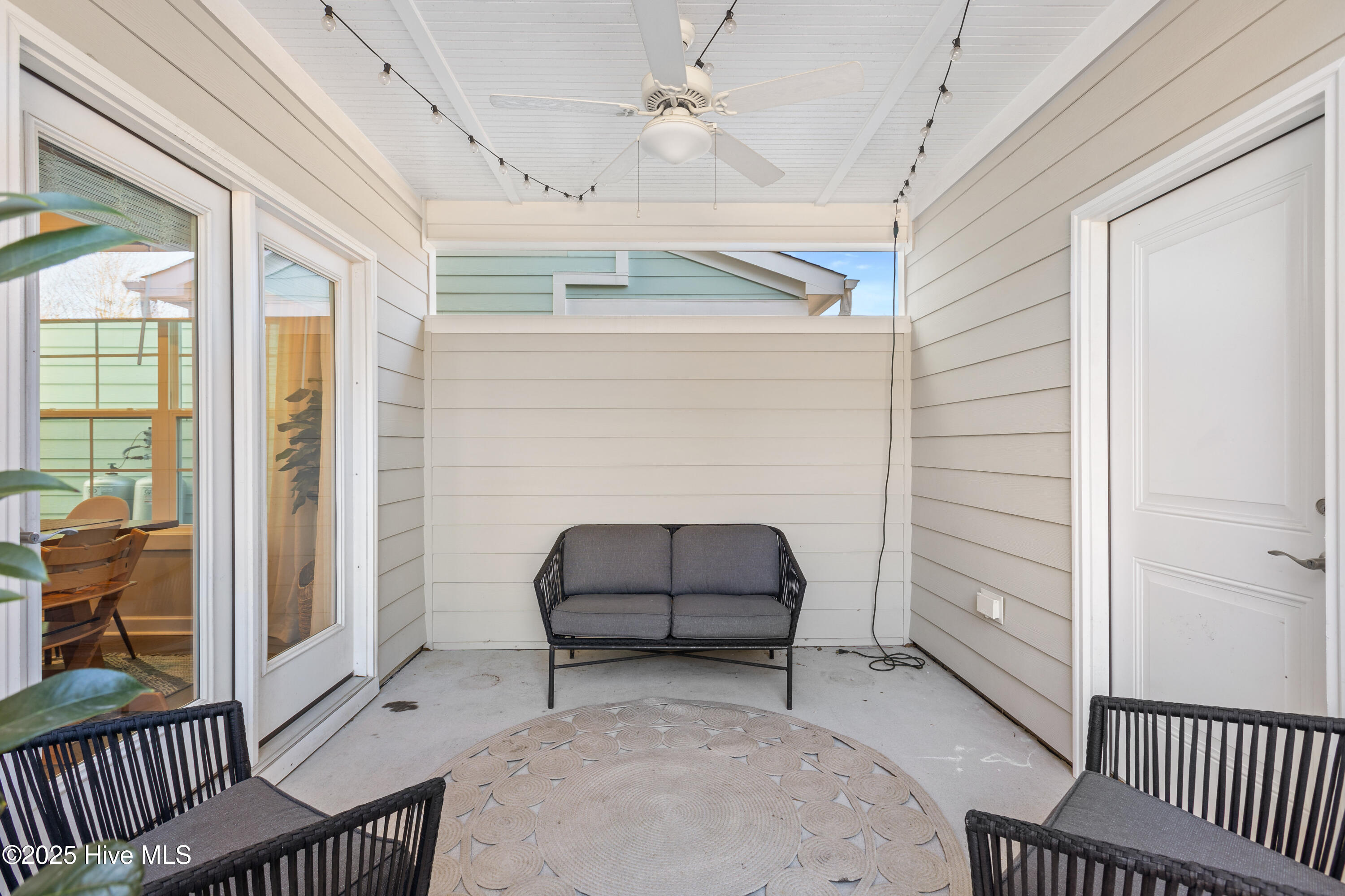 7225 Maple Leaf Drive