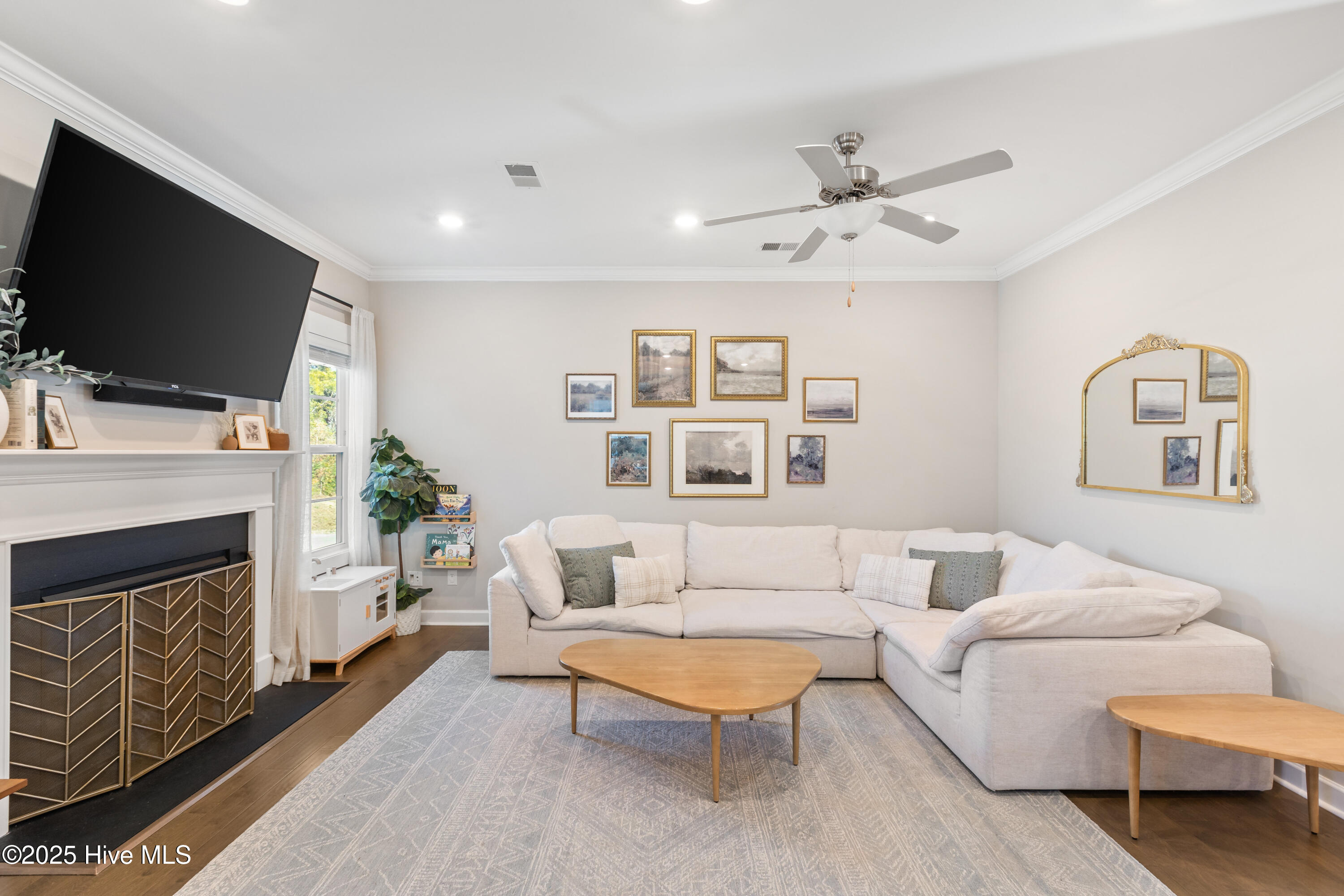 7225 Maple Leaf Drive