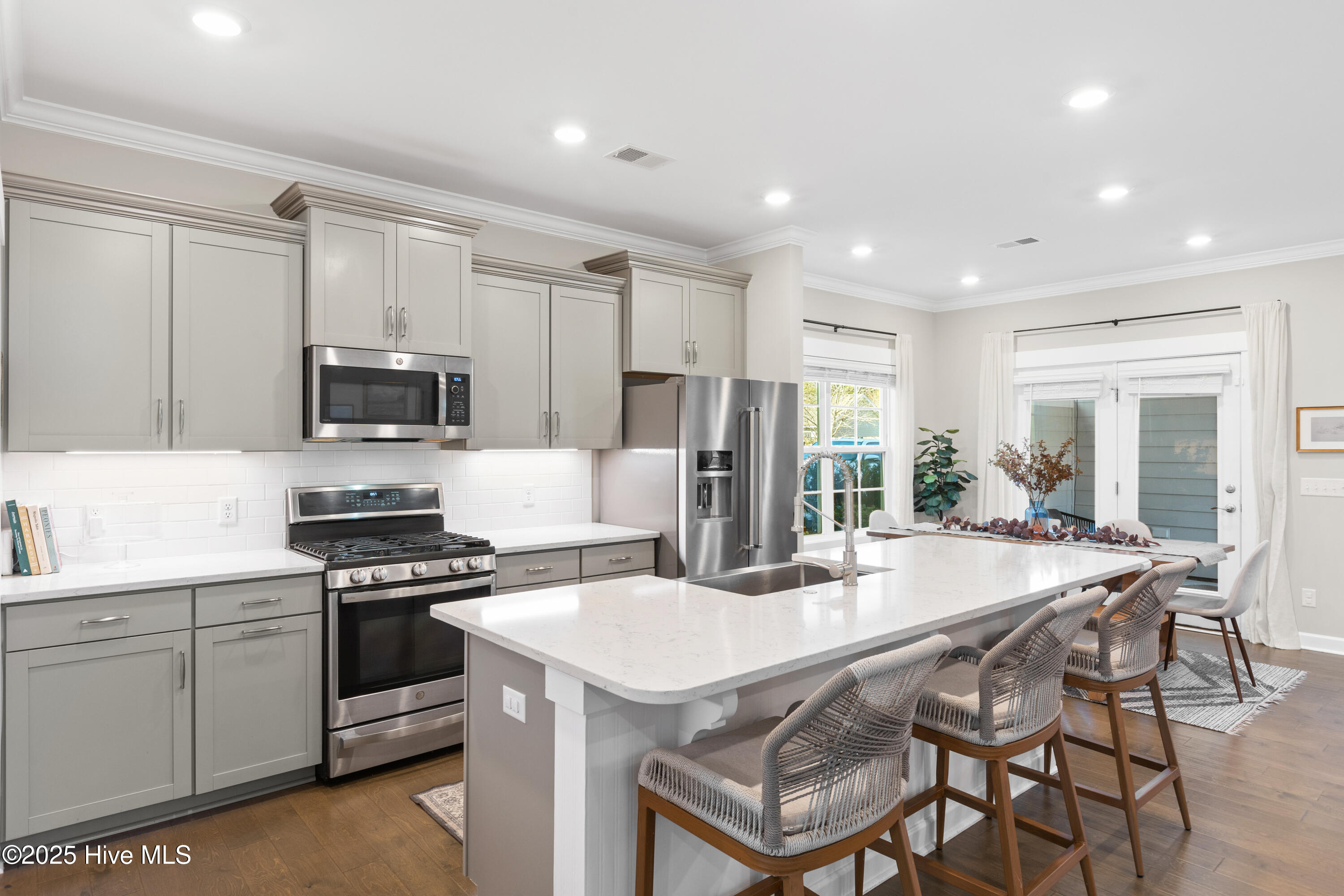 7225 Maple Leaf Drive