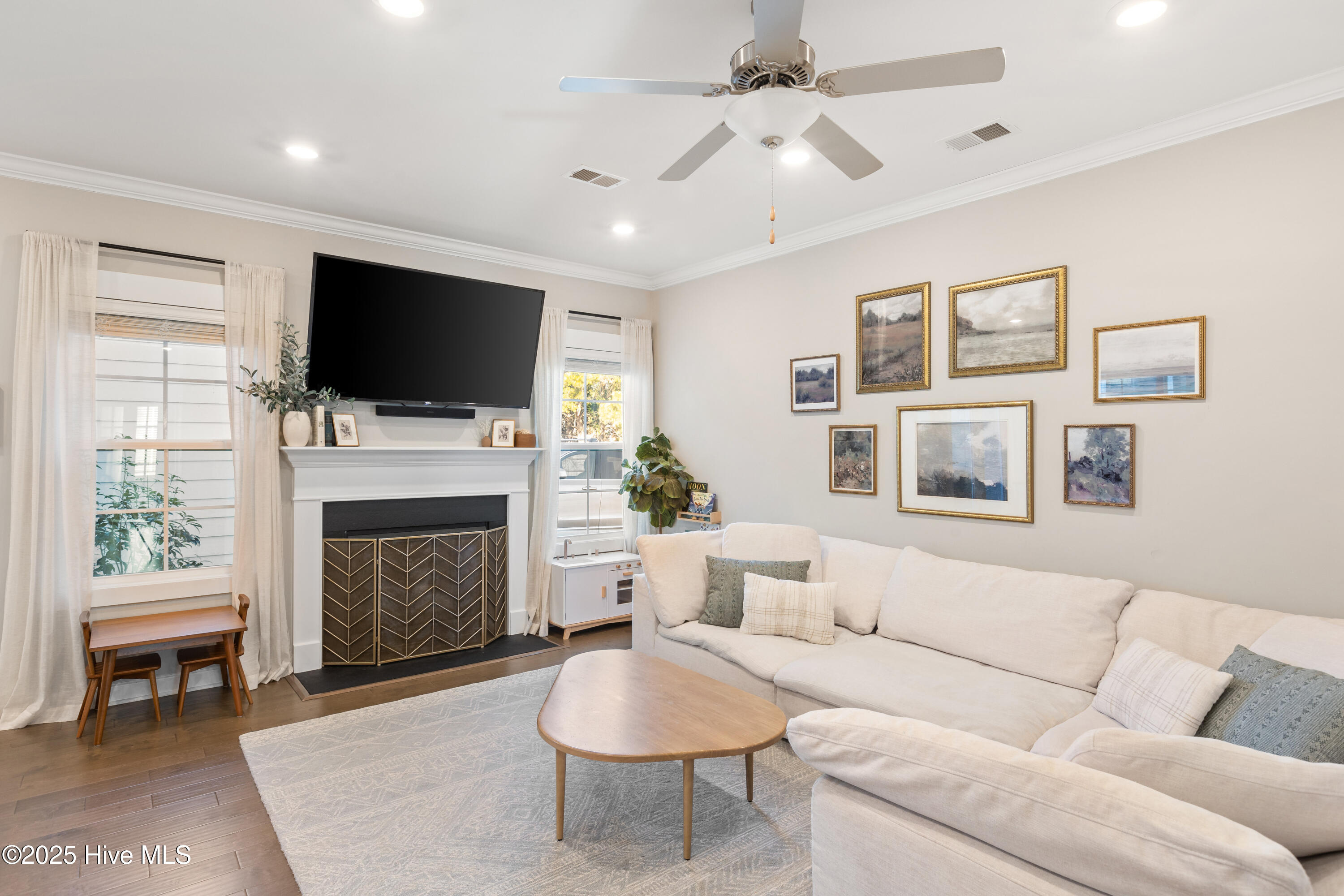 7225 Maple Leaf Drive