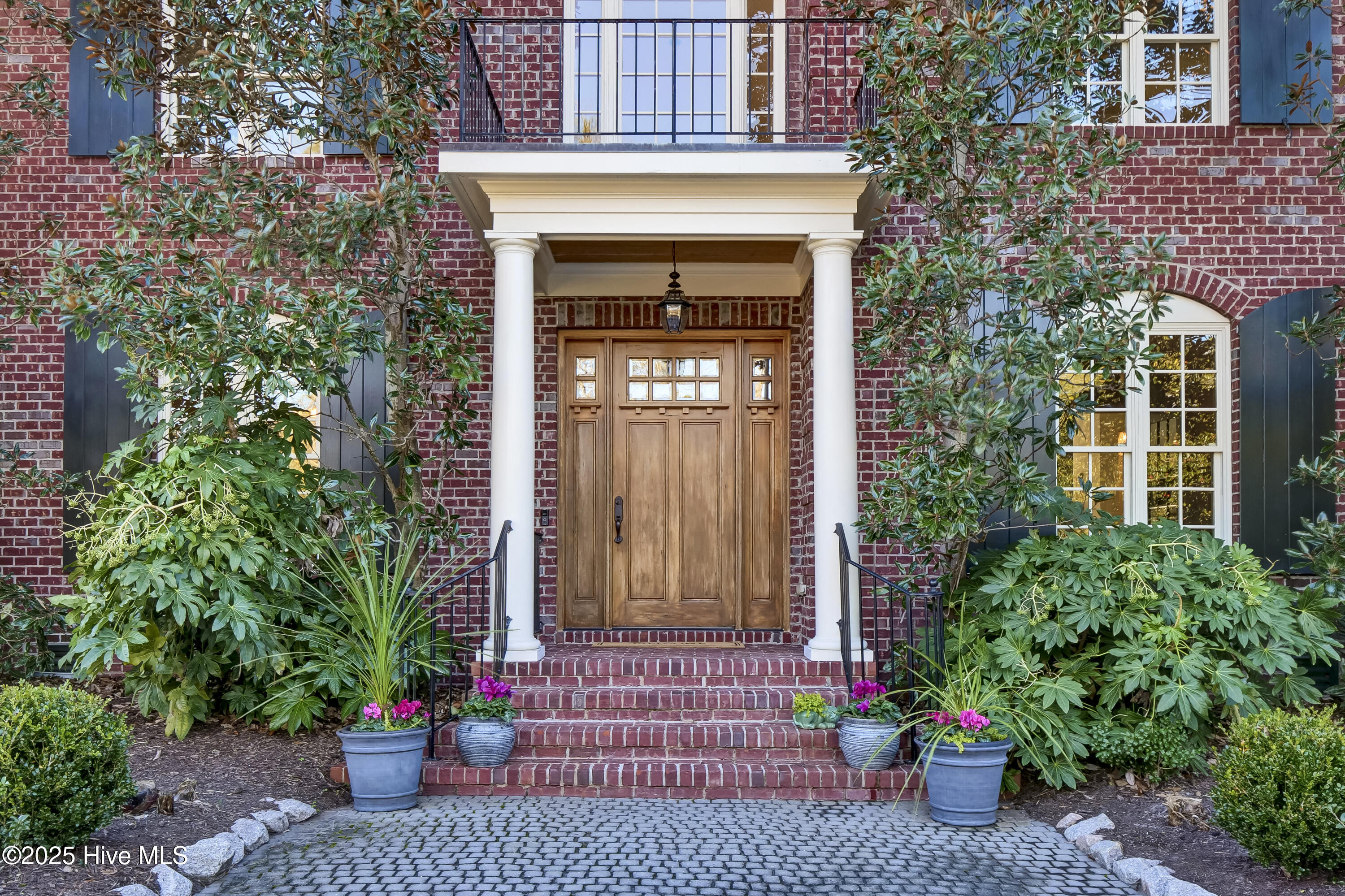 708 Planters Row