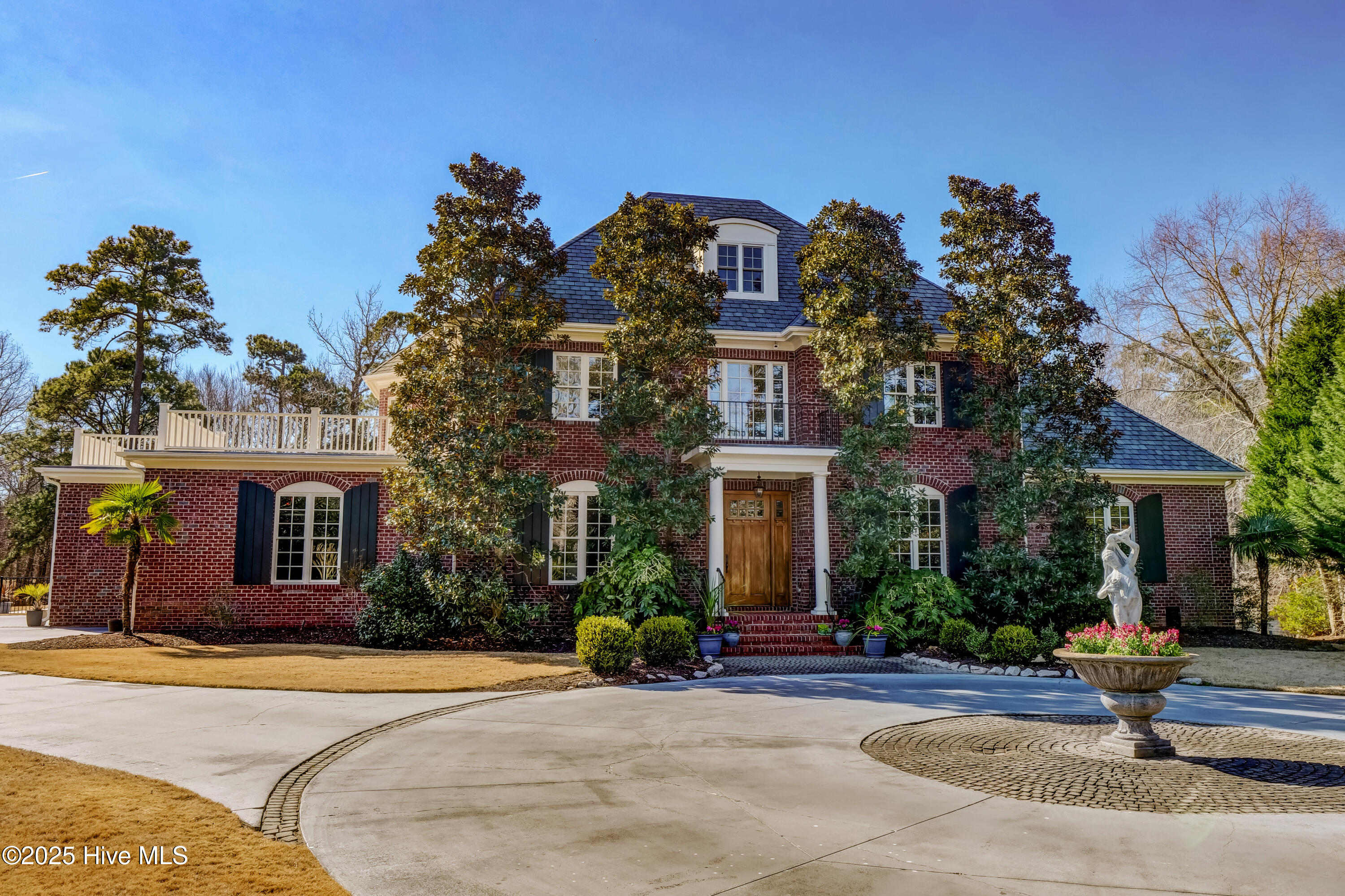 708 Planters Row