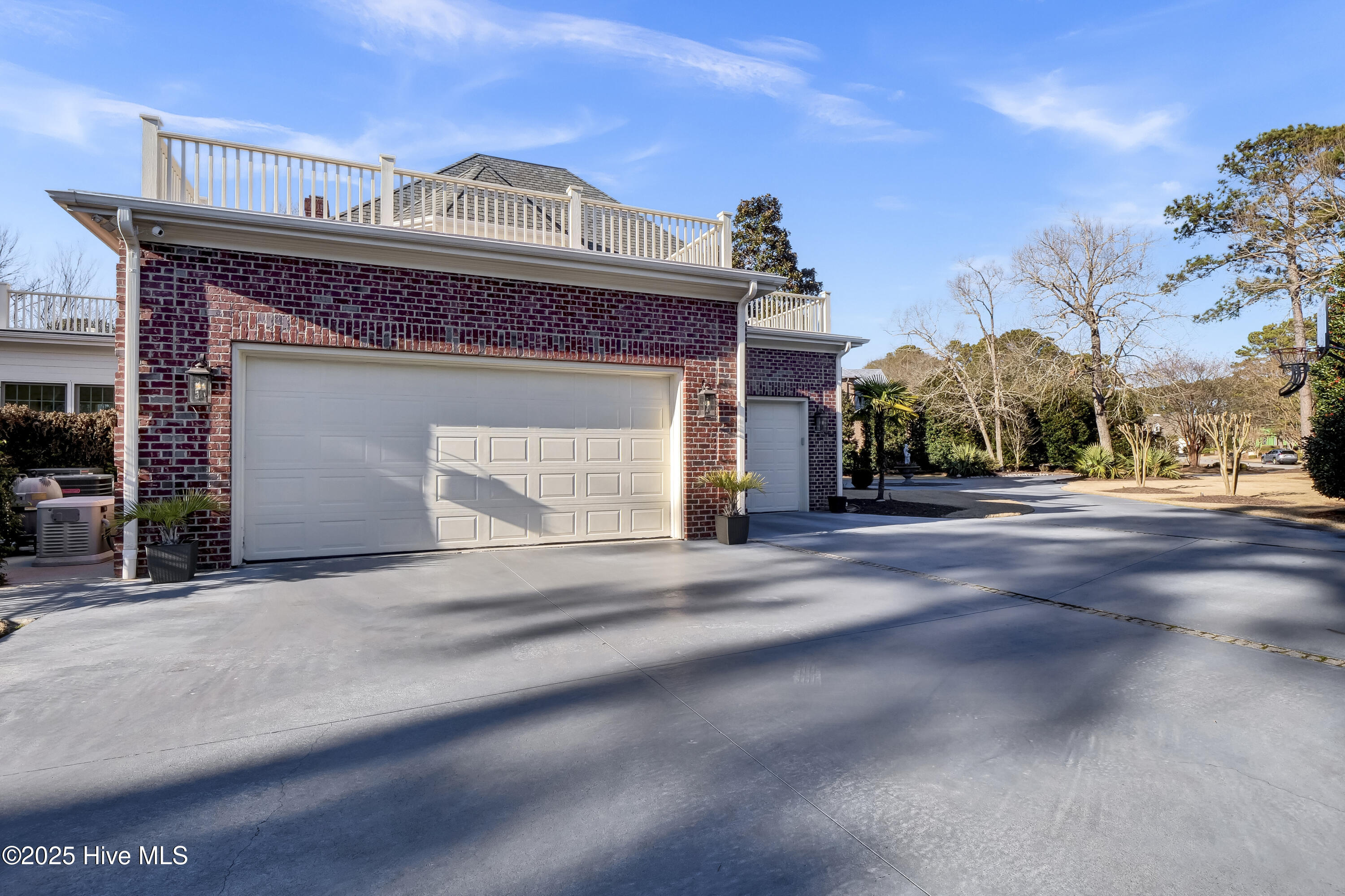 708 Planters Row