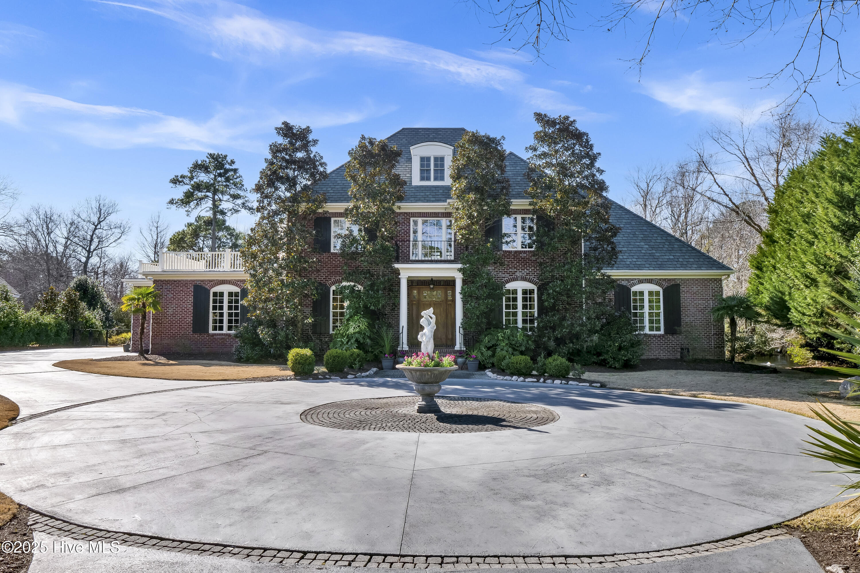 708 Planters Row