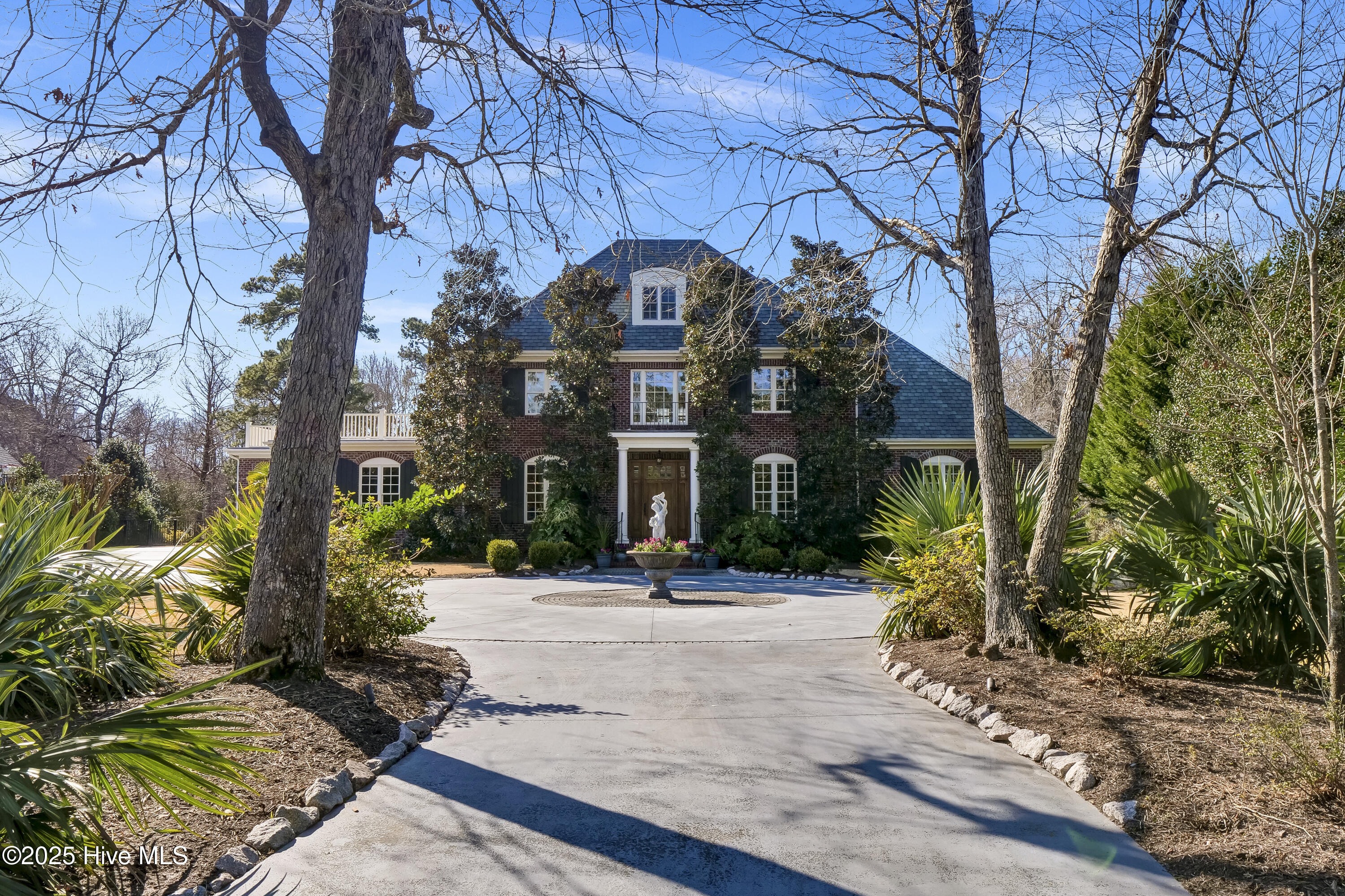708 Planters Row