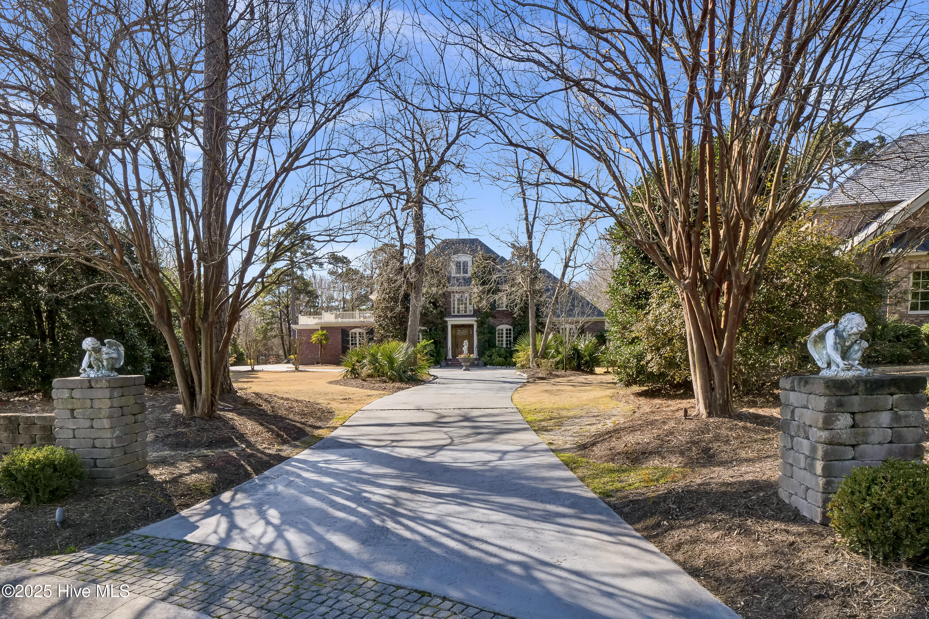 708 Planters Row