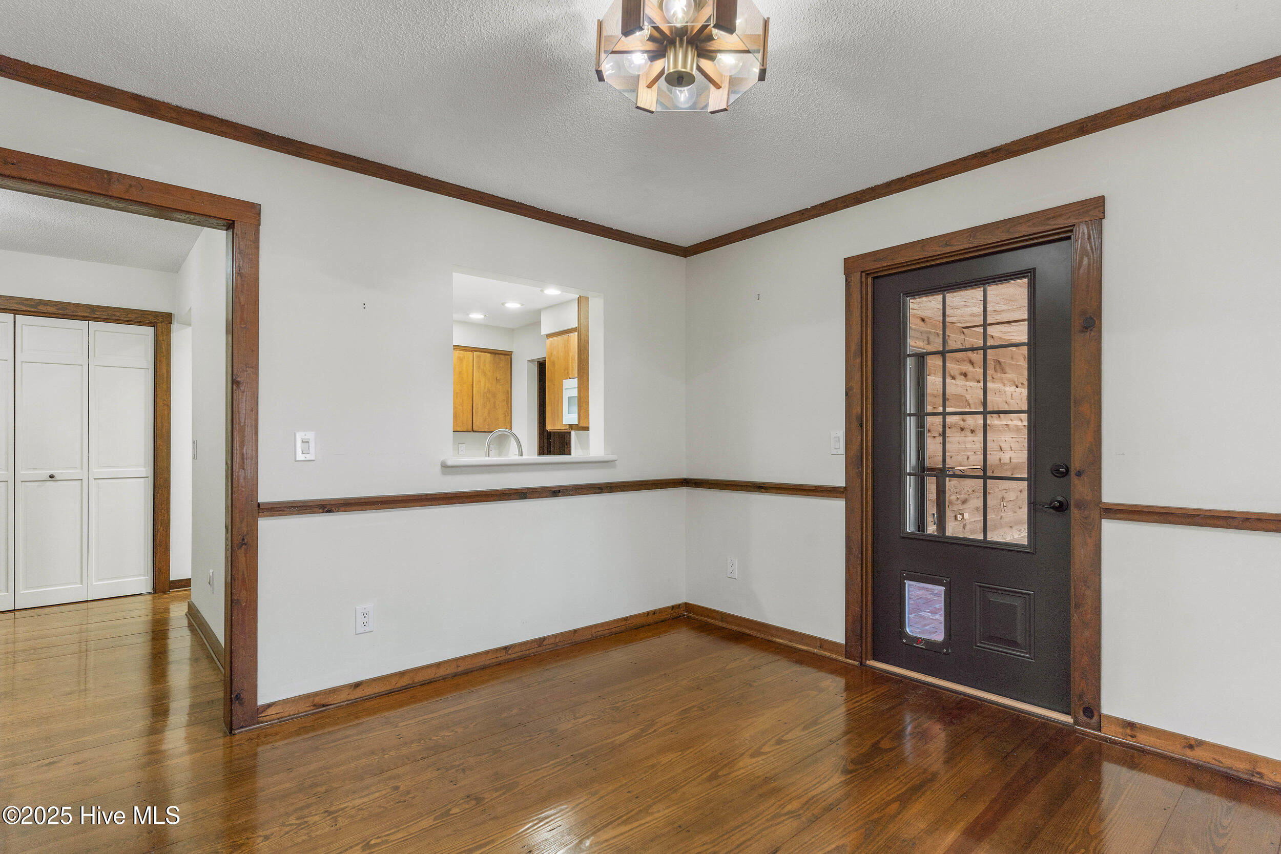 718 Edgewater Club Road