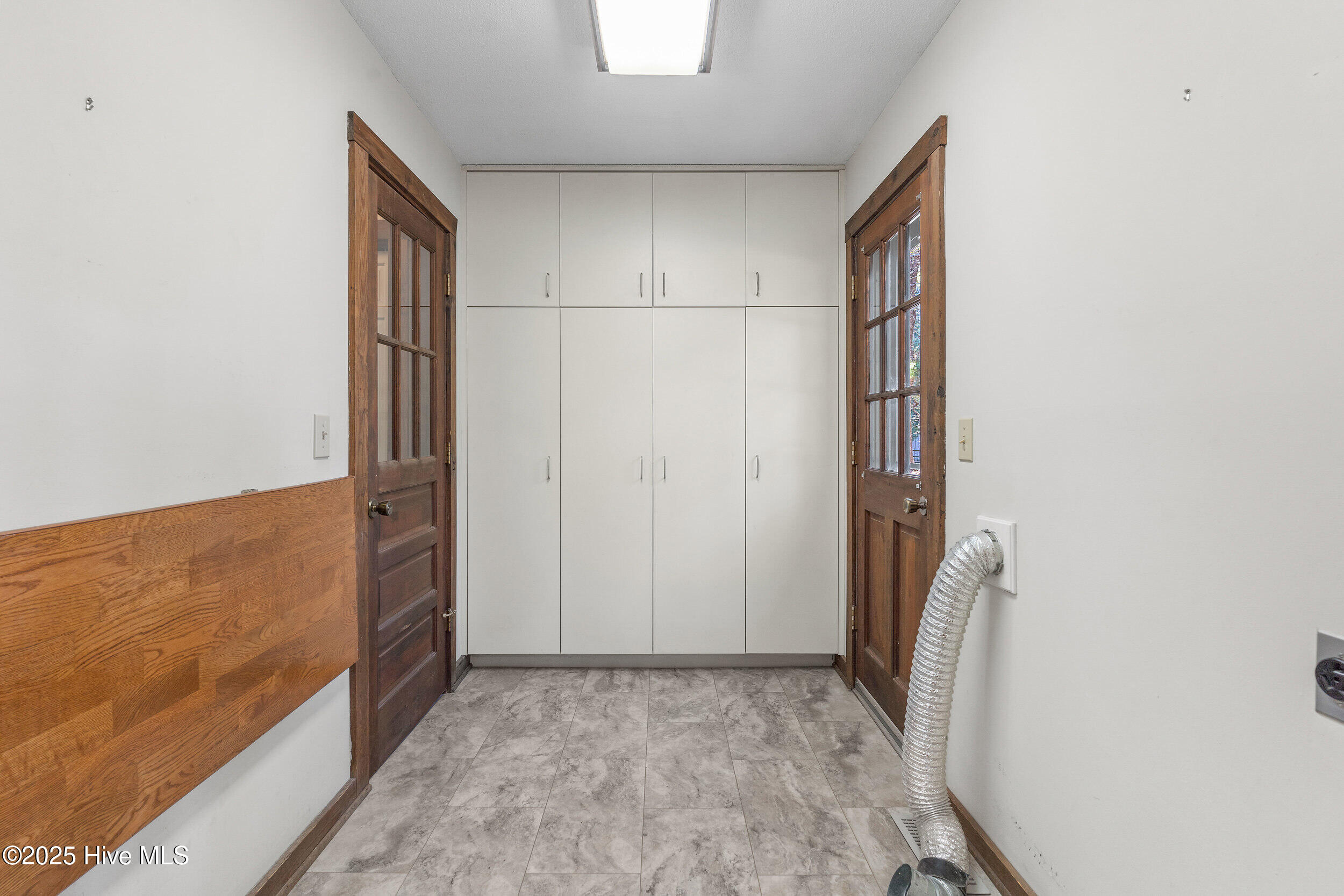 718 Edgewater Club Road