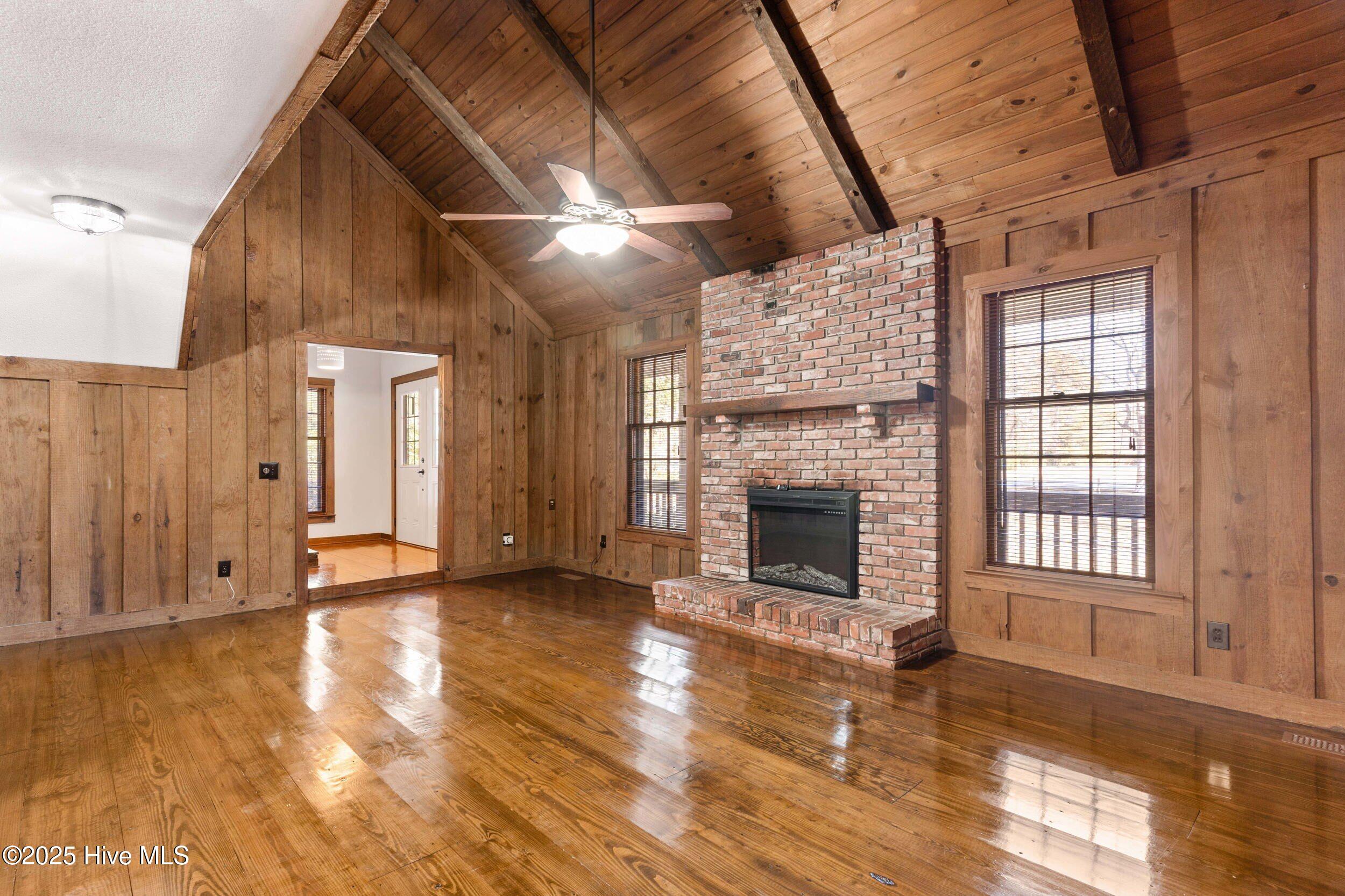 718 Edgewater Club Road