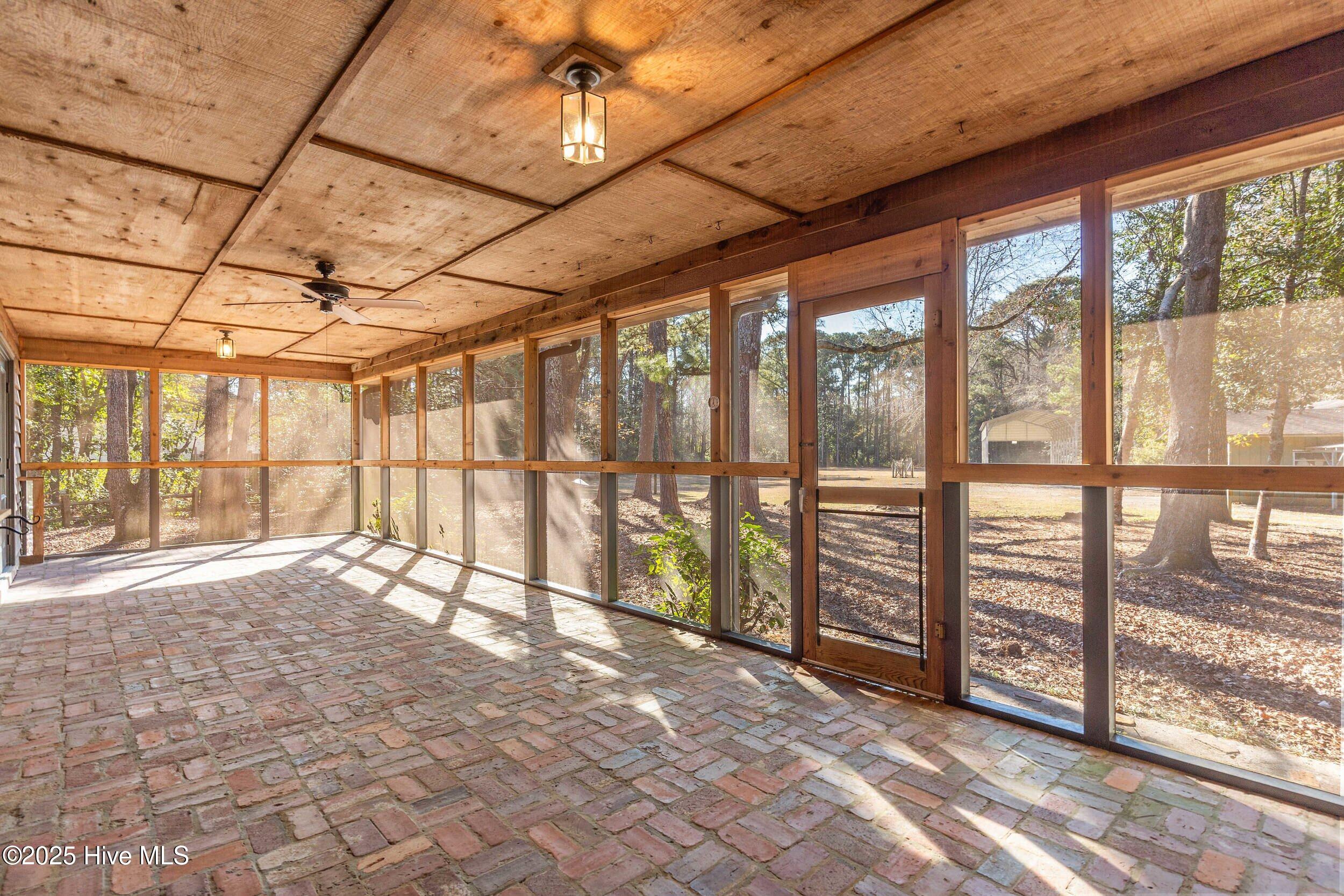 718 Edgewater Club Road