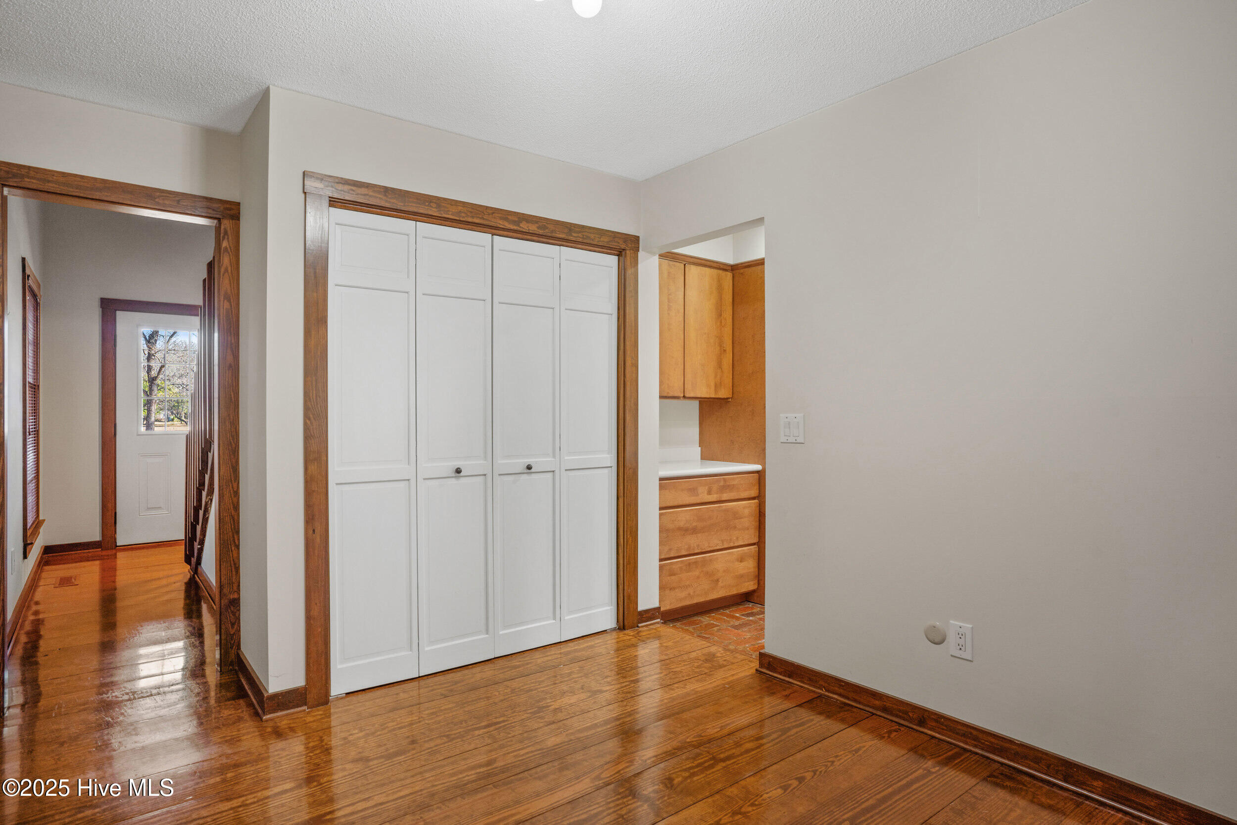 718 Edgewater Club Road