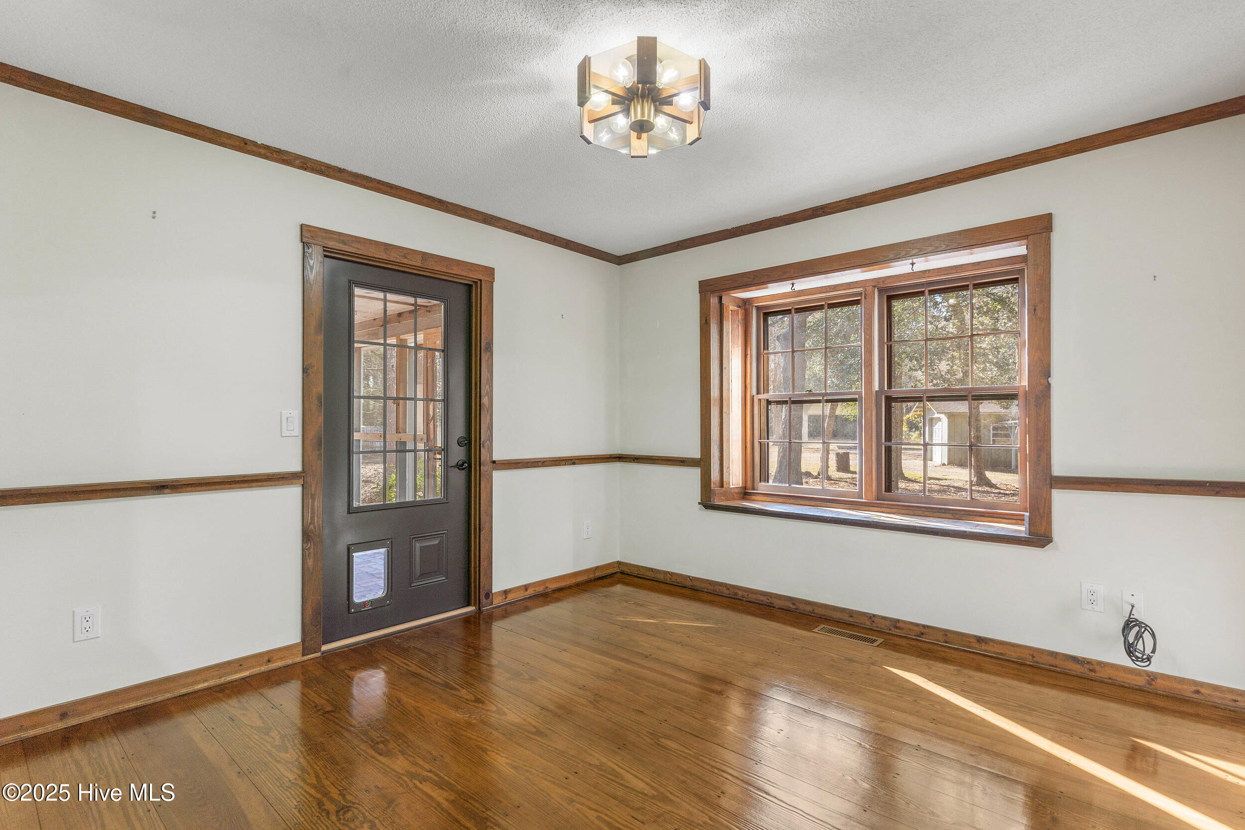 718 Edgewater Club Road