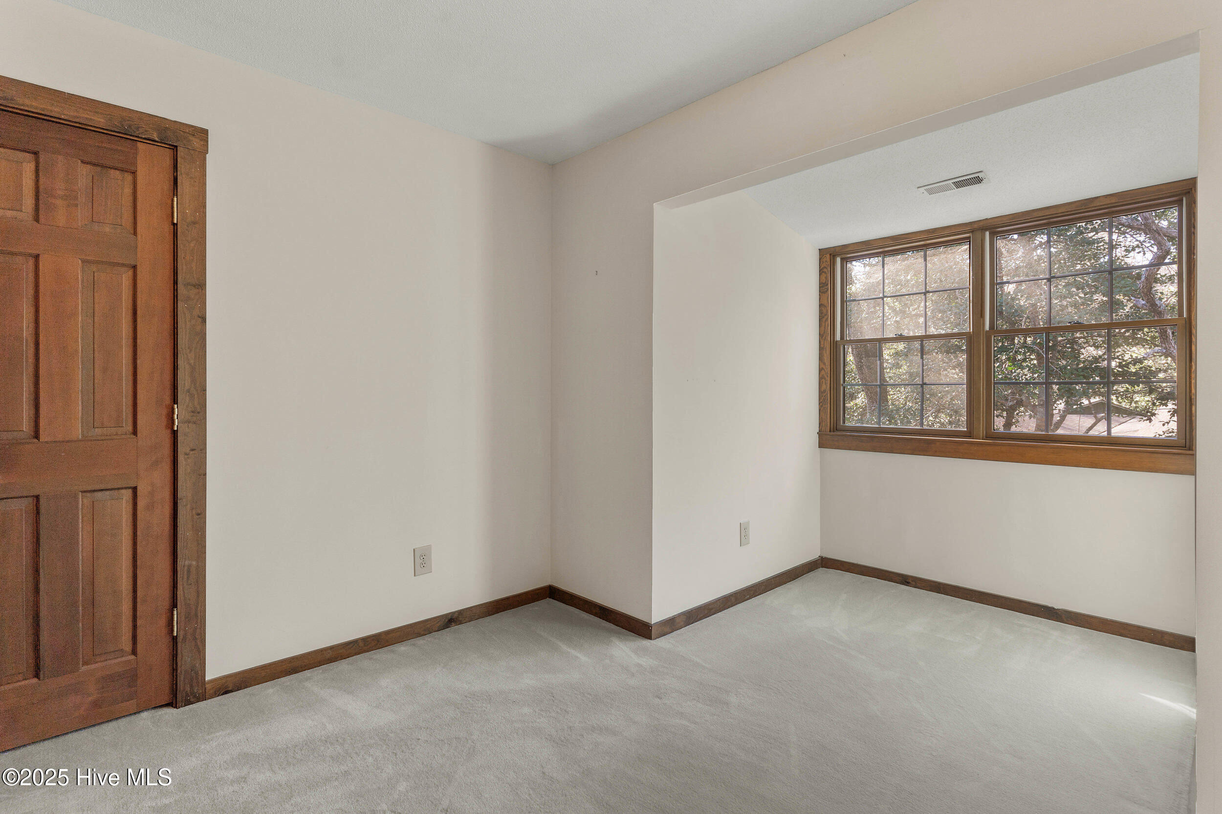 718 Edgewater Club Road