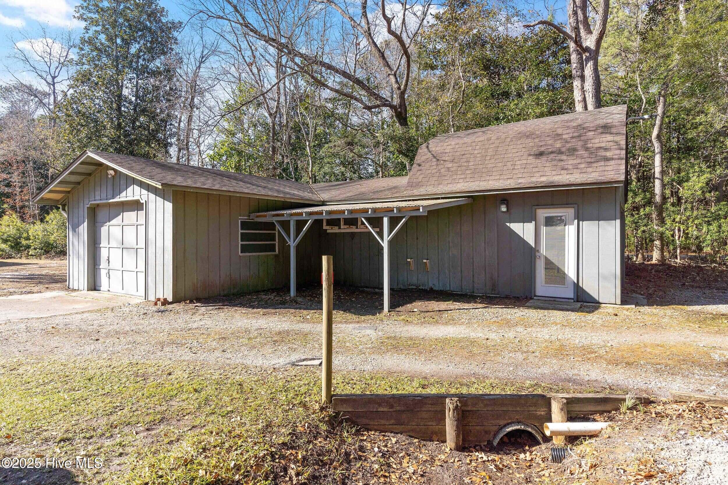 718 Edgewater Club Road