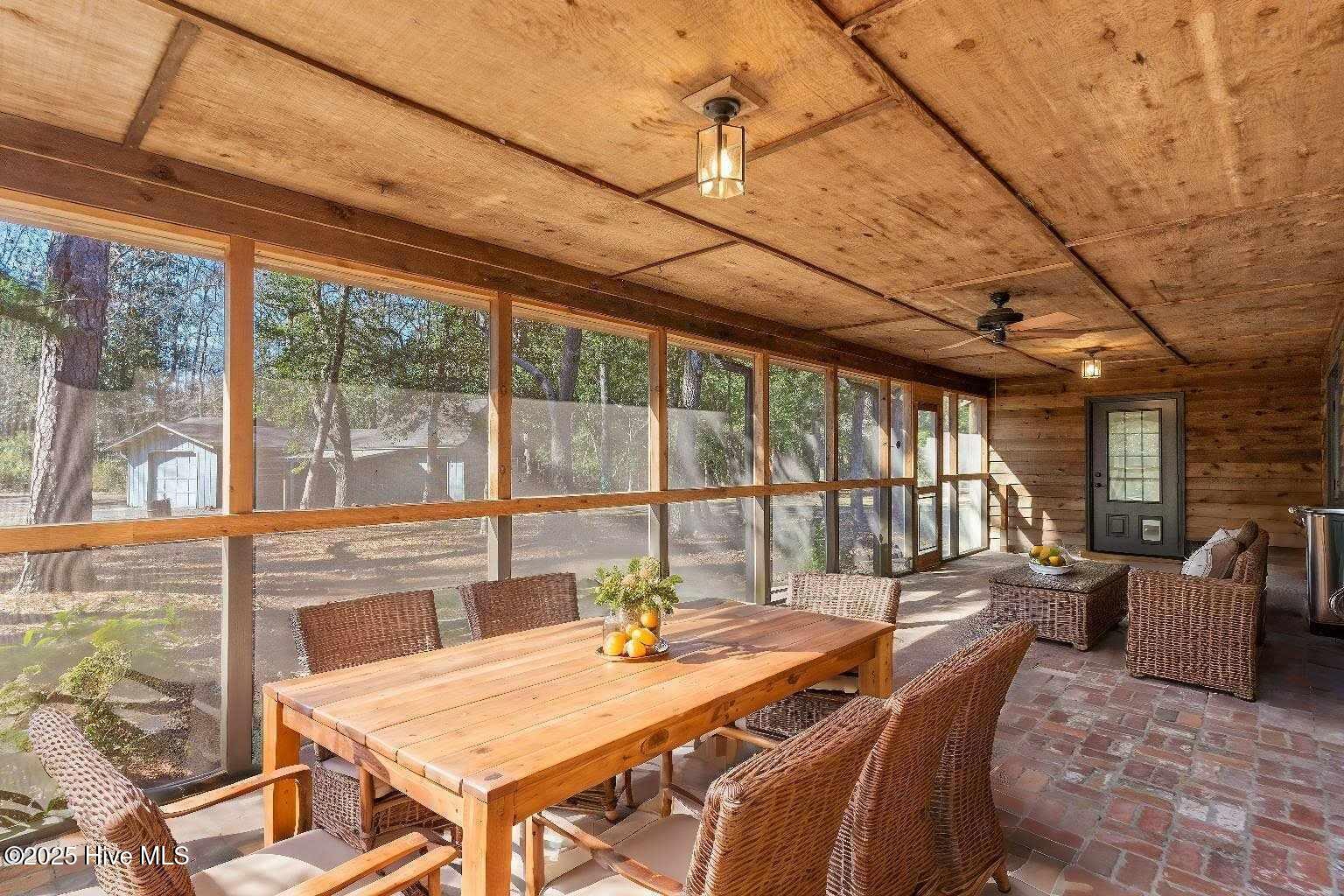 718 Edgewater Club Road