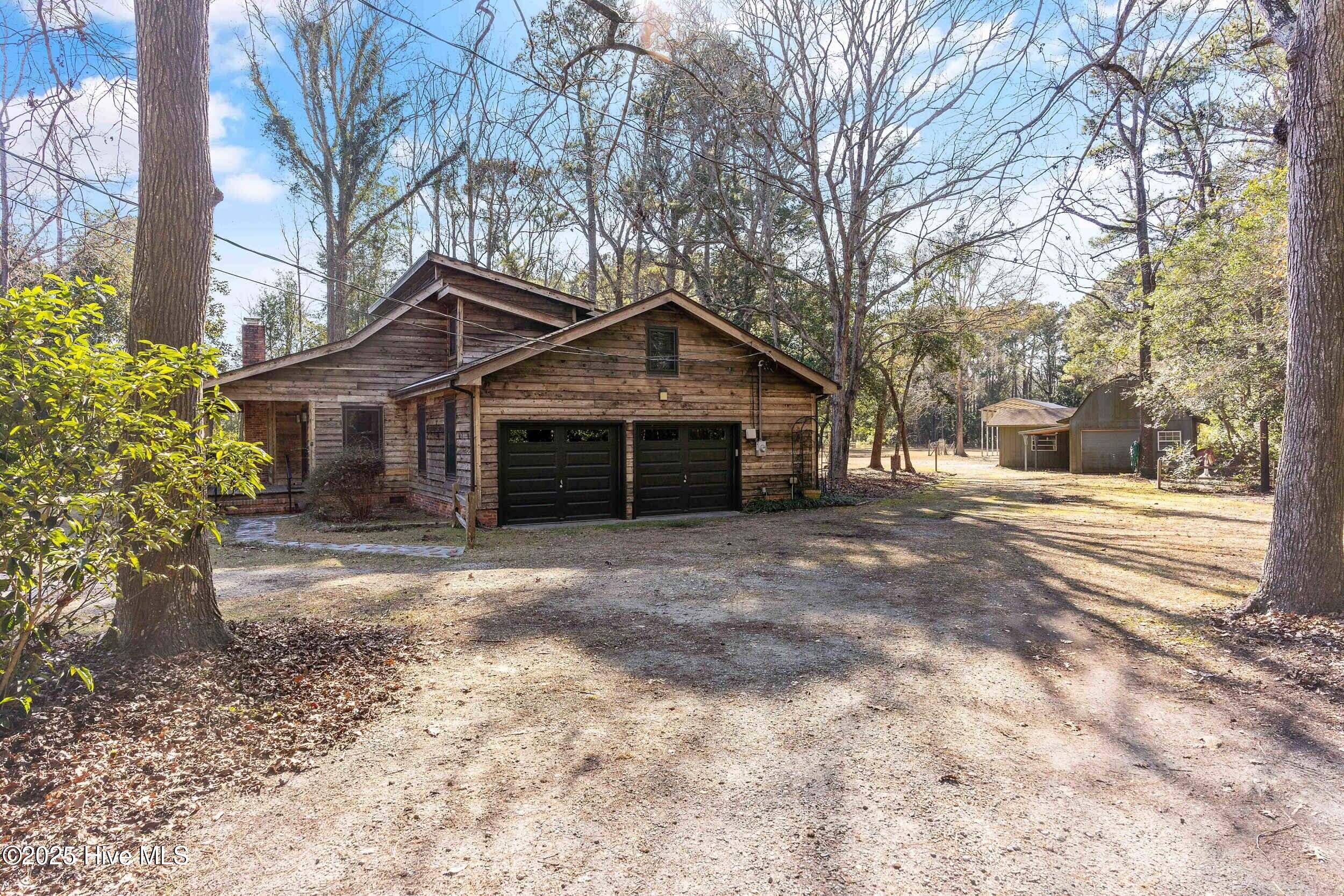 718 Edgewater Club Road