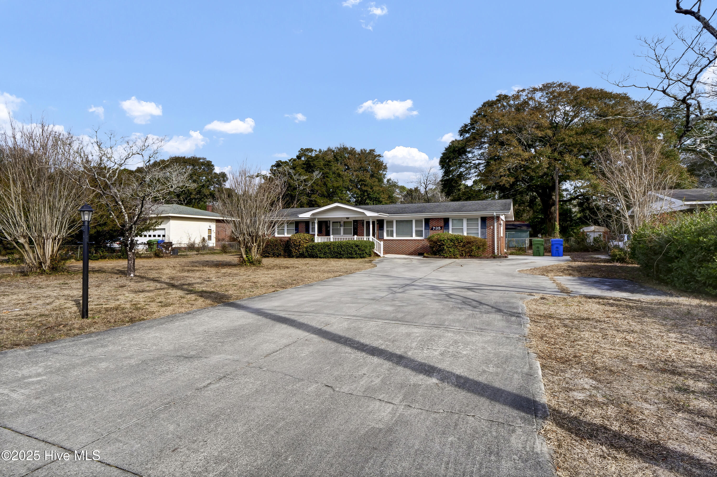 735 Eastwood Road