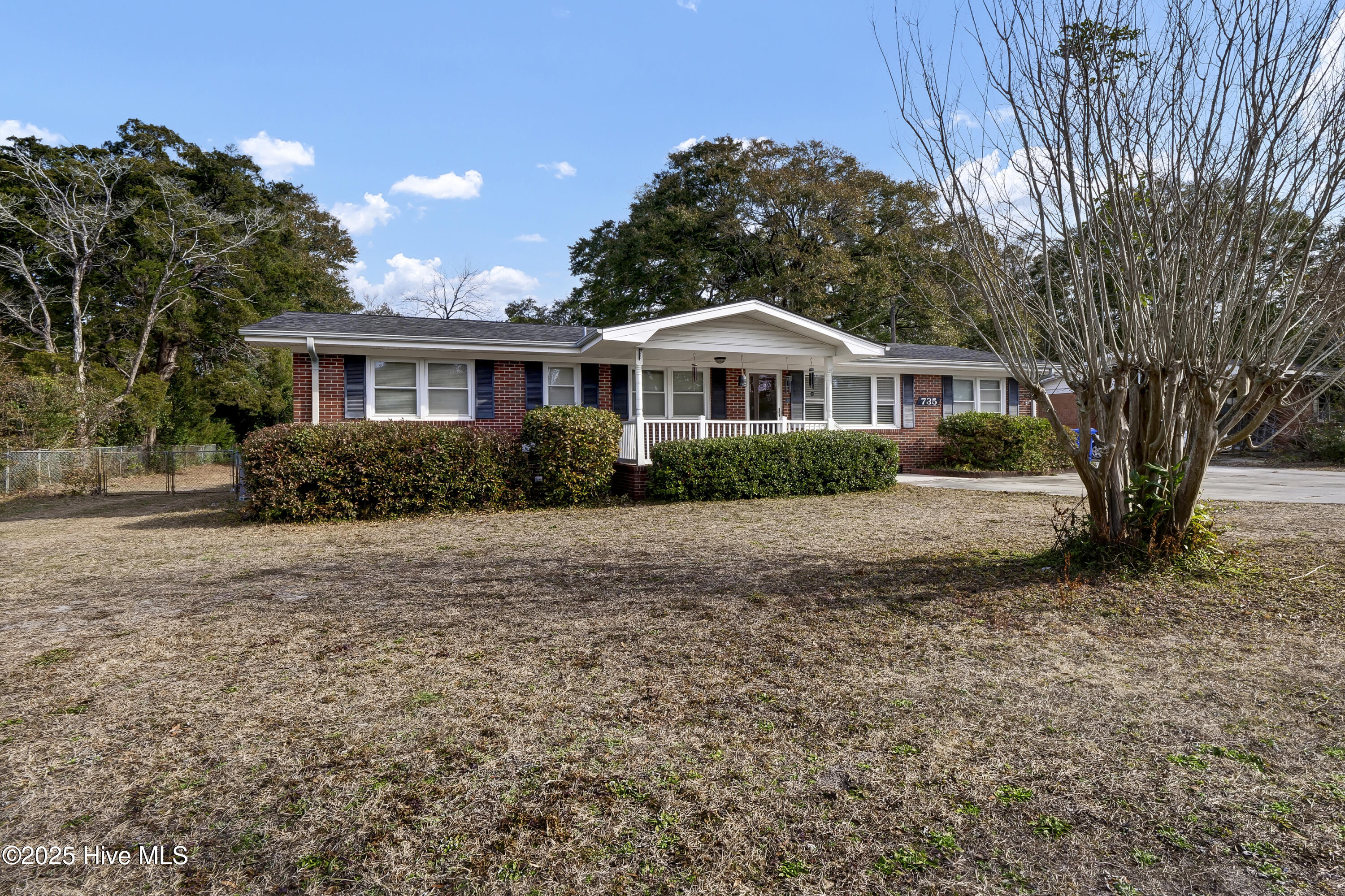 735 Eastwood Road