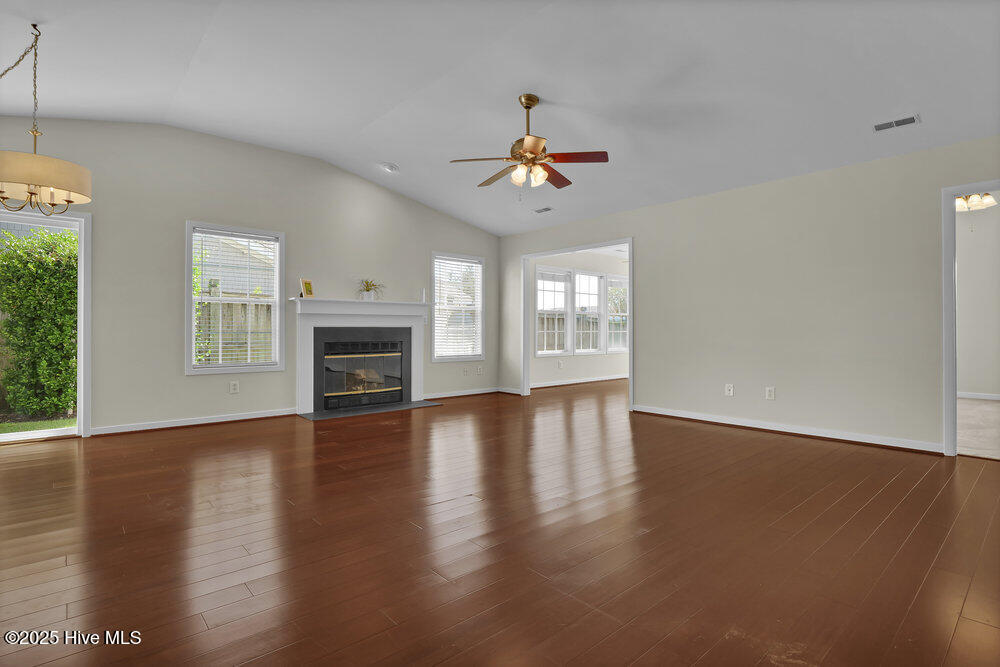404 Venus Court
