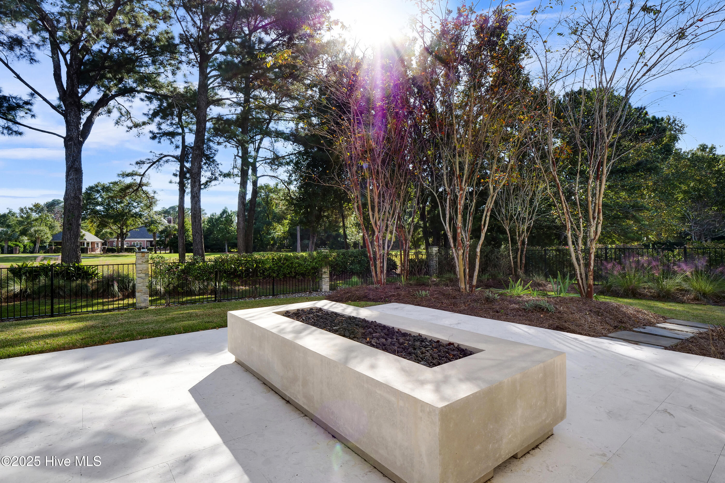 1812 Newington Court