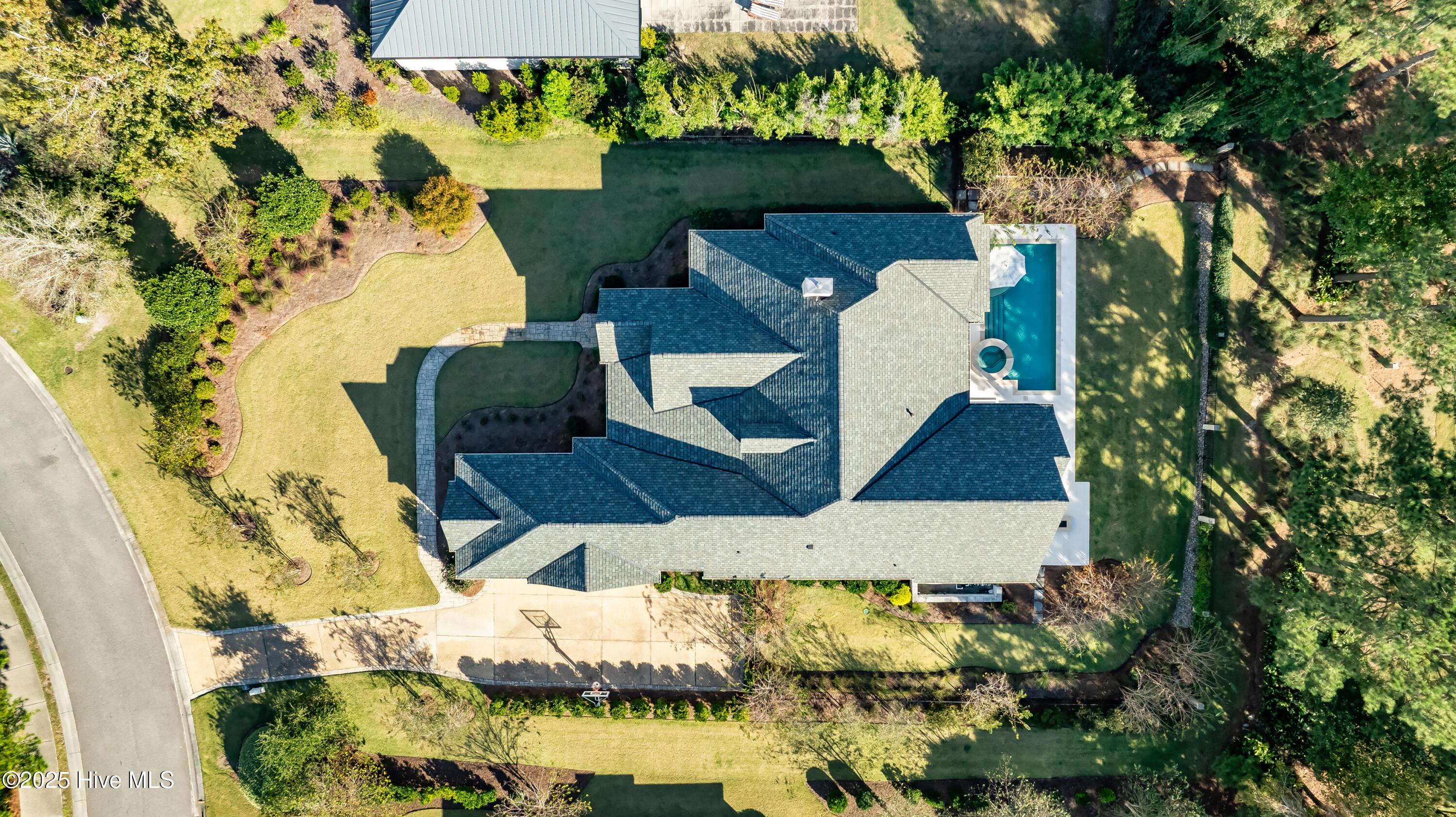 1812 Newington Court