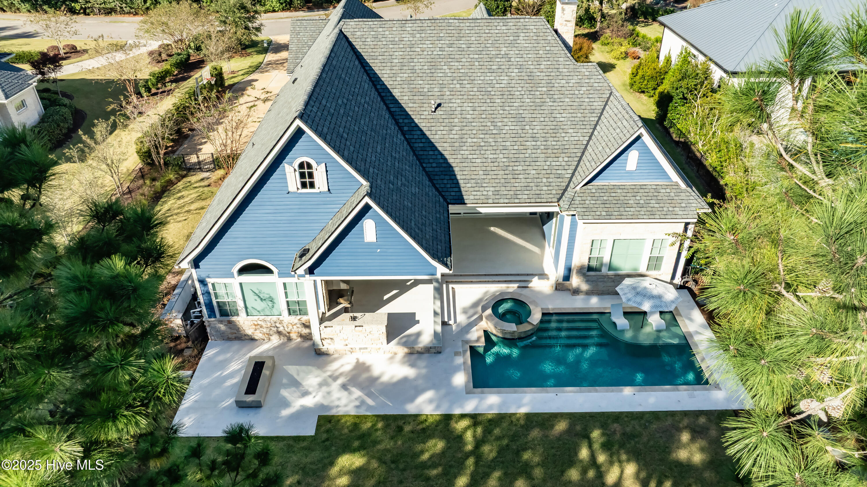 1812 Newington Court
