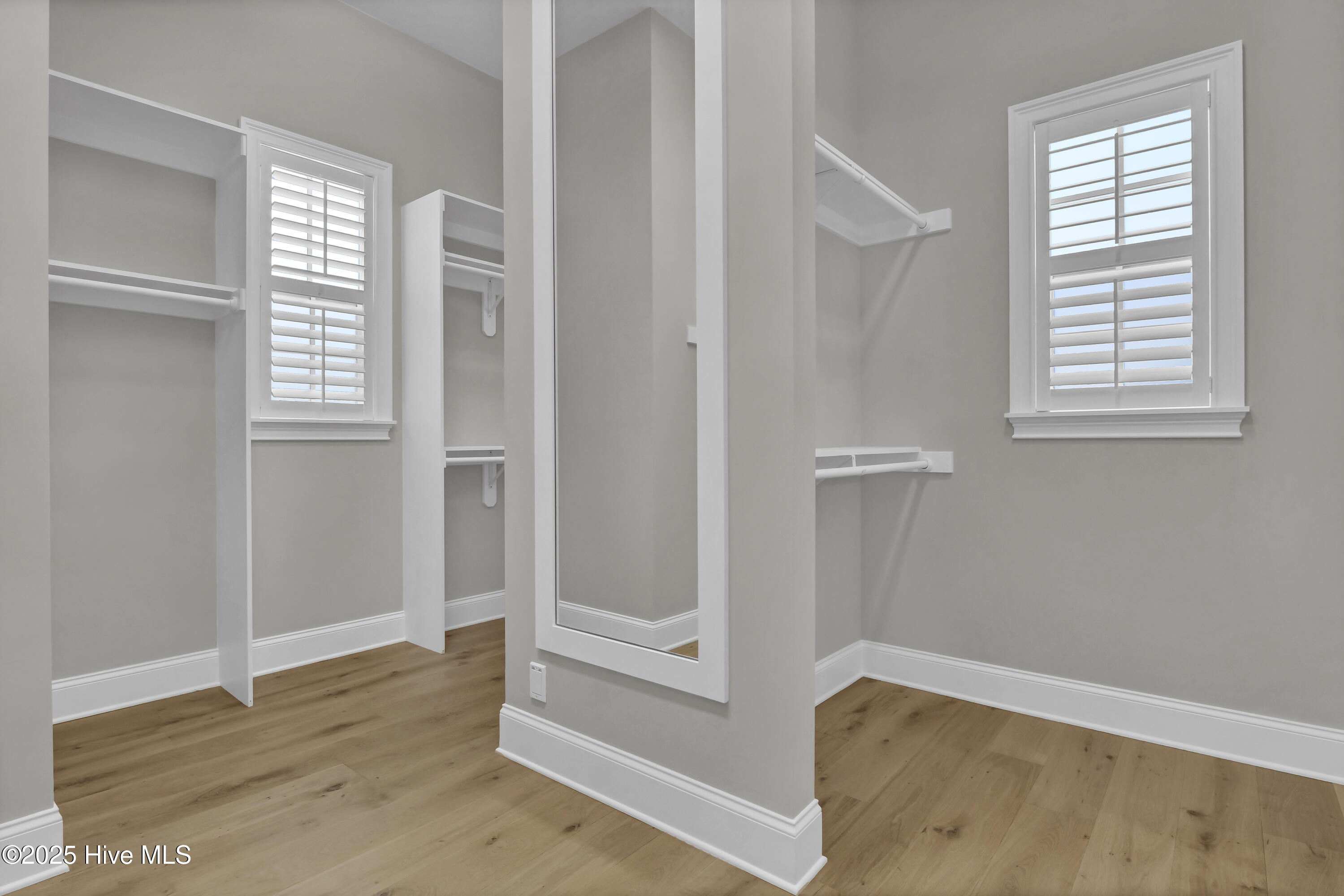 1812 Newington Court