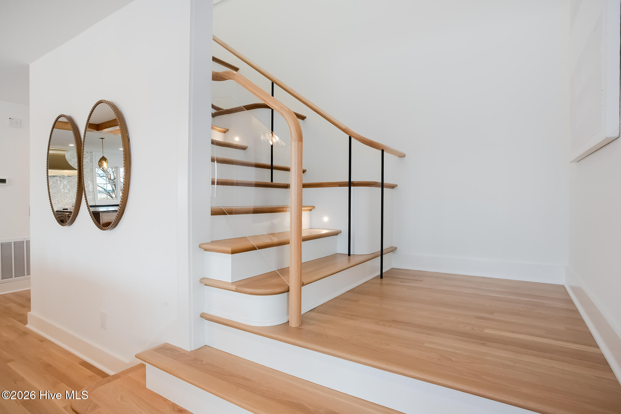 33 W Henderson Street