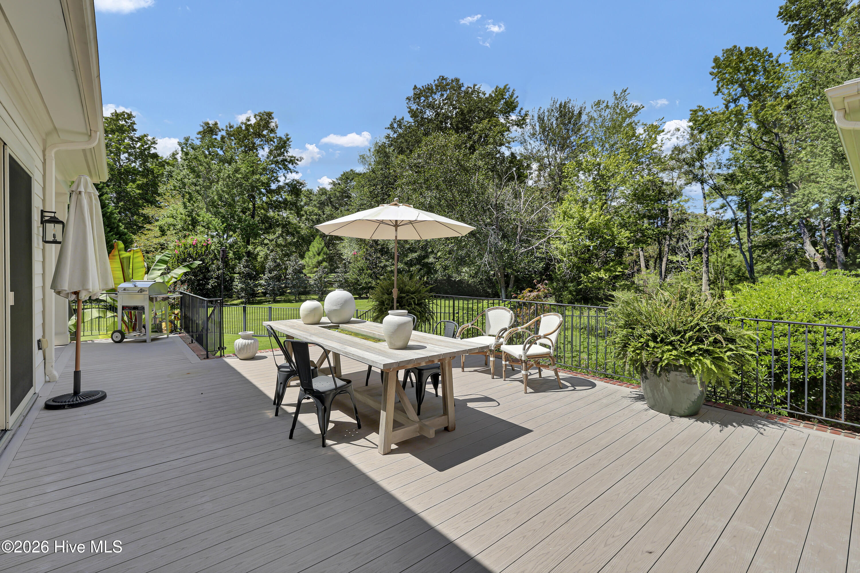 708 Planters Row