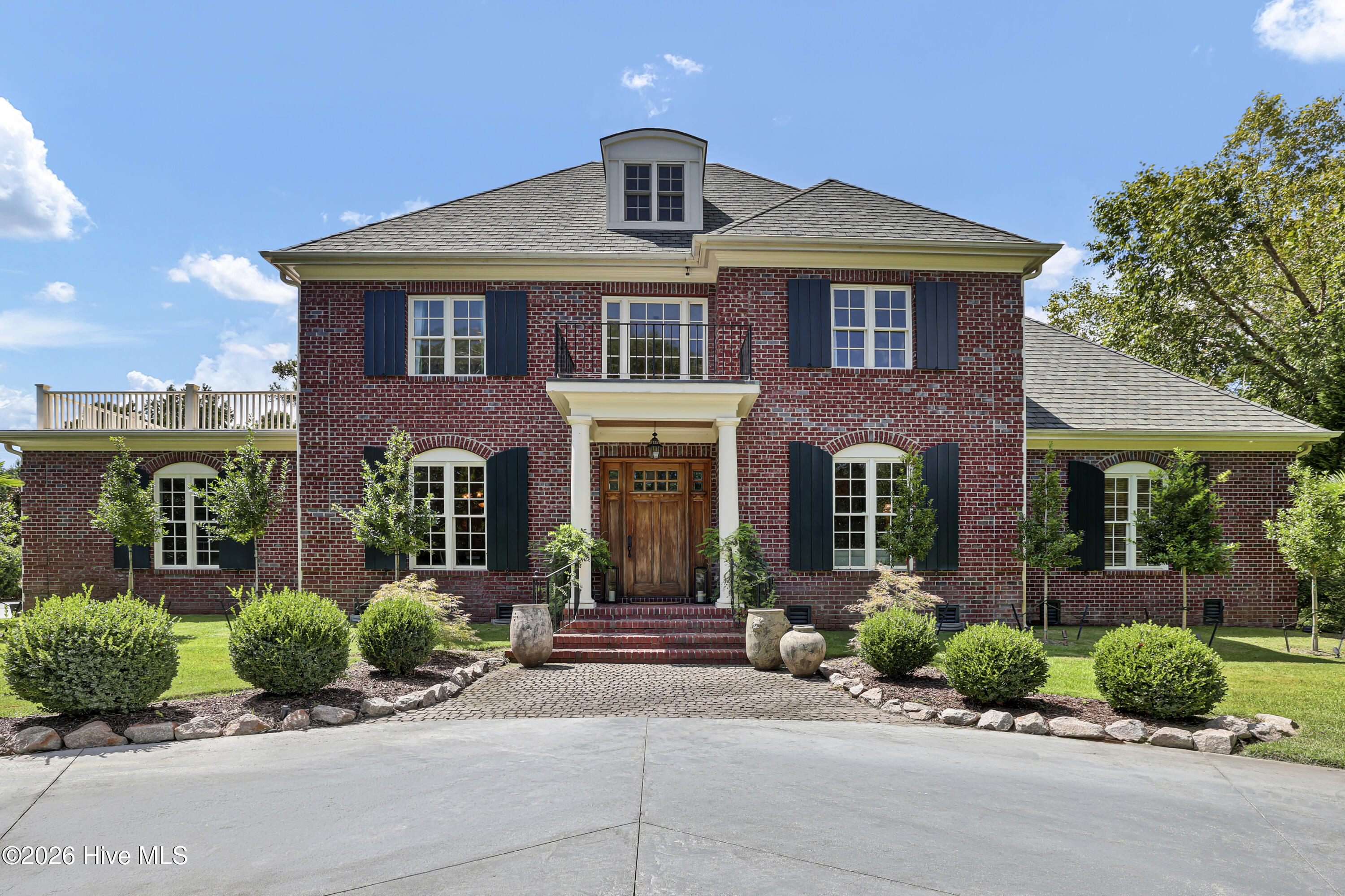 708 Planters Row