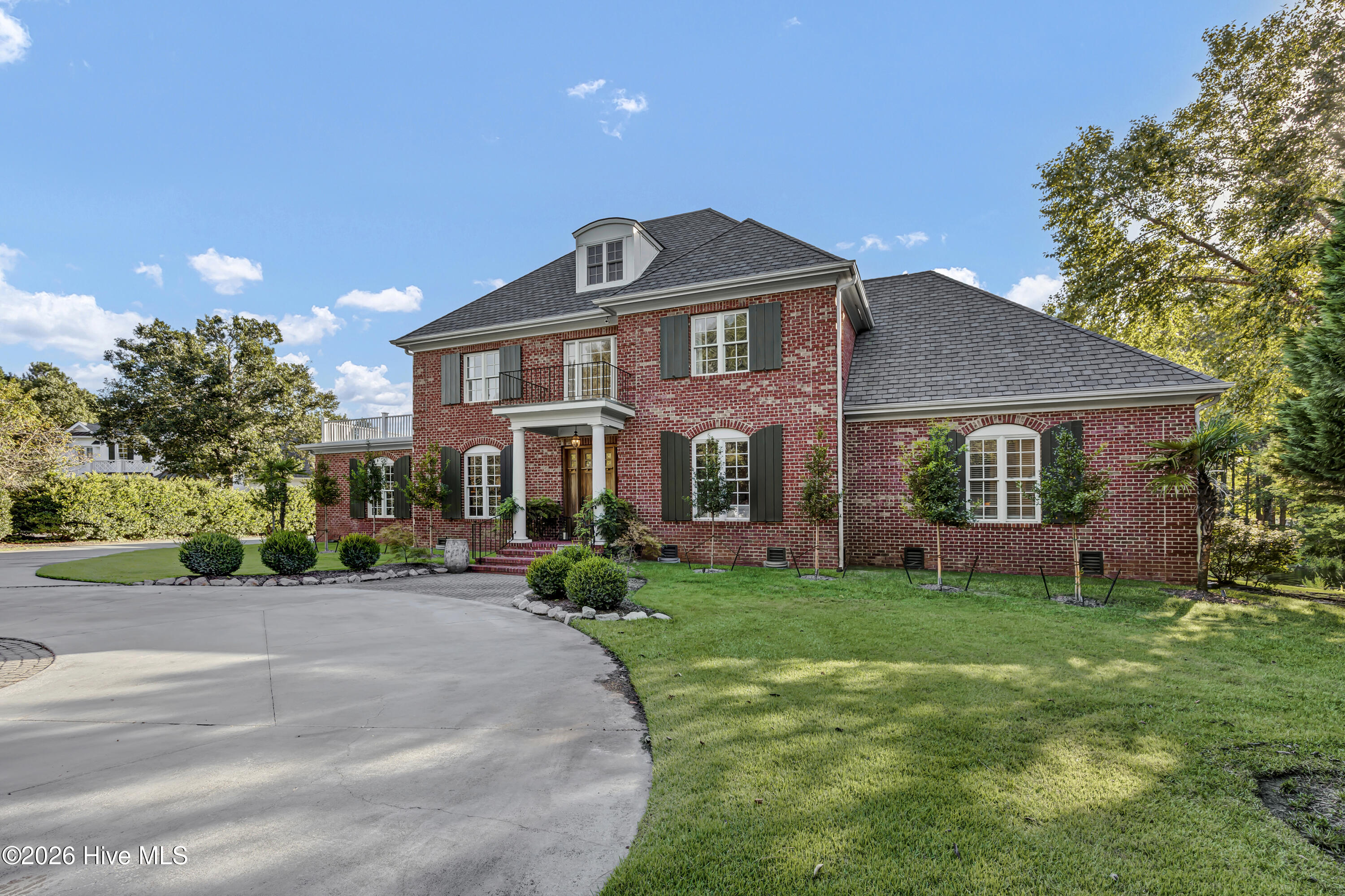 708 Planters Row