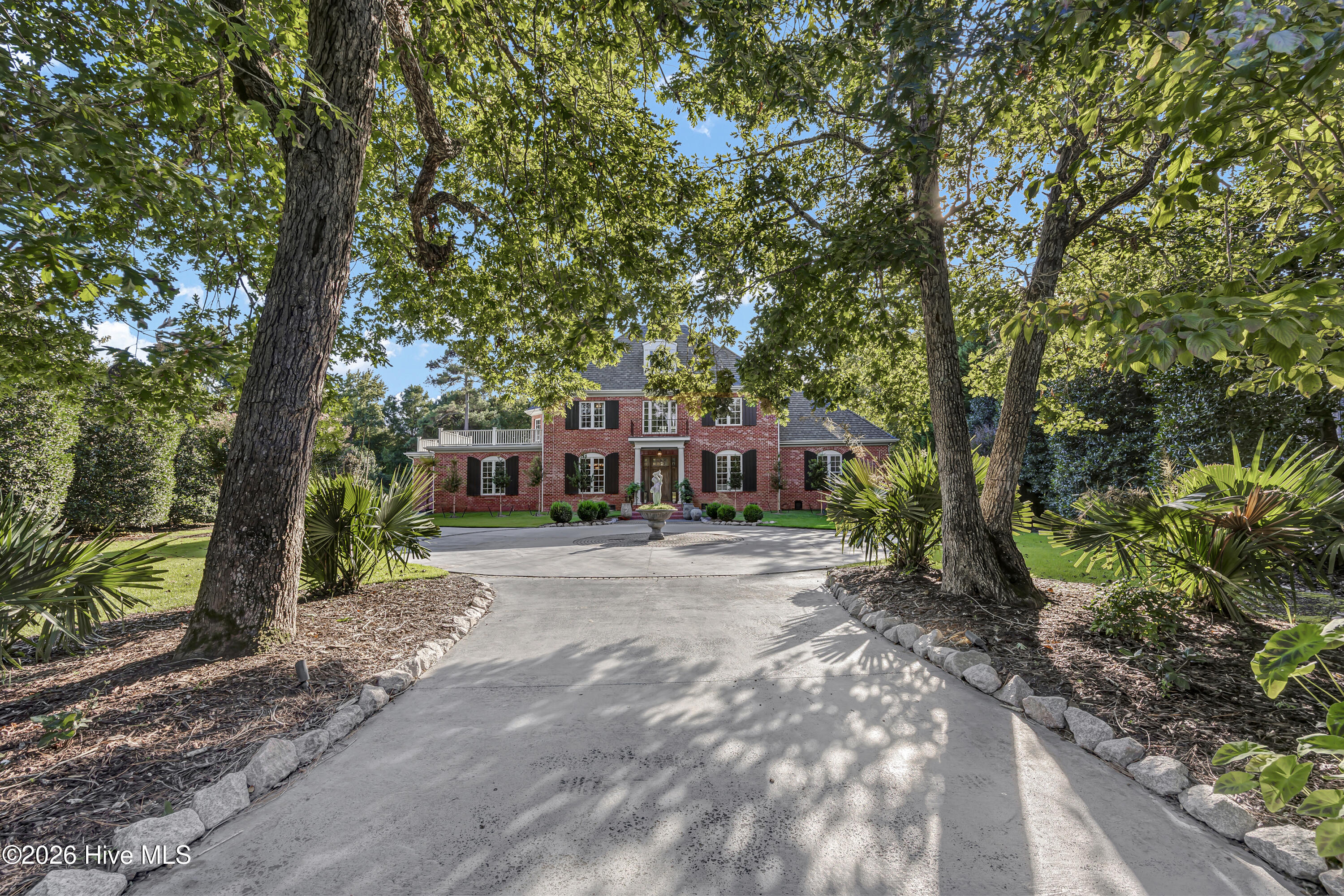 708 Planters Row