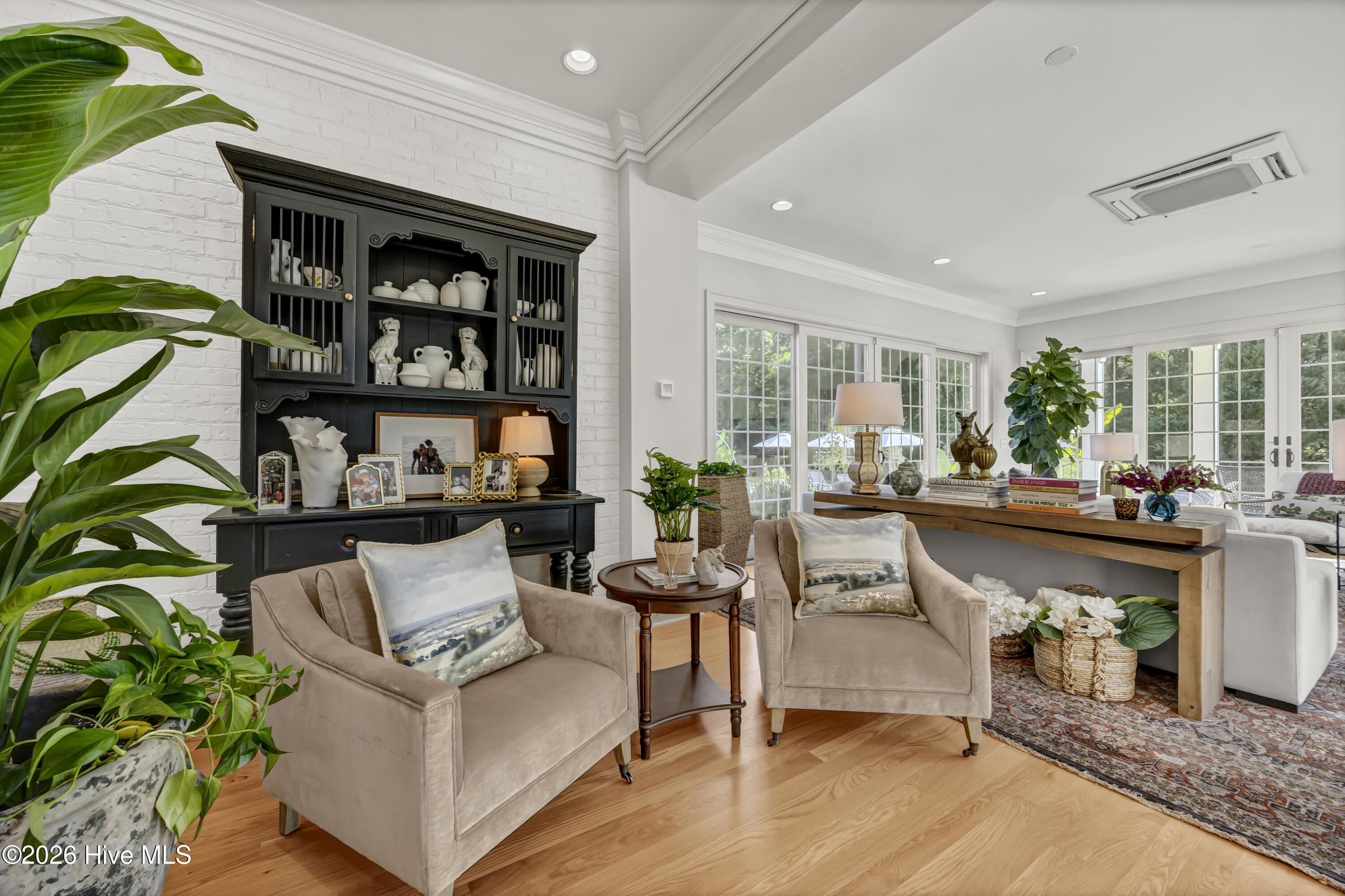 708 Planters Row