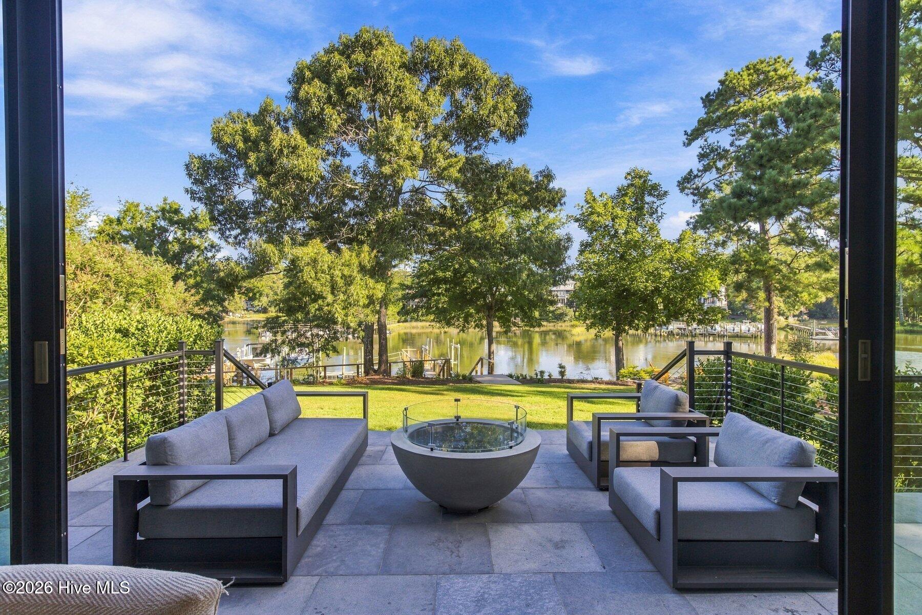 4302 Lauralis Bluff Court