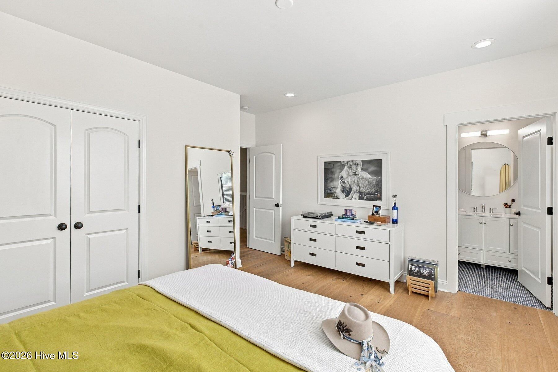 4302 Lauralis Bluff Court