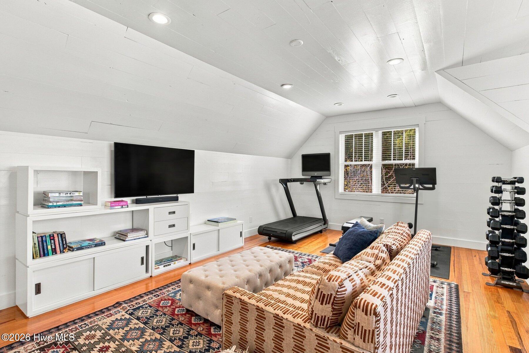 4302 Lauralis Bluff Court