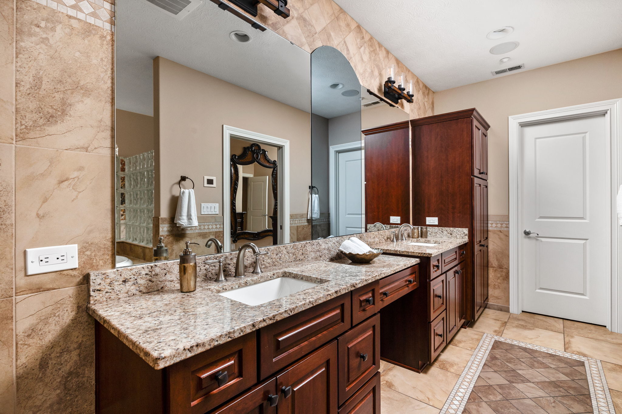 435 Virginia Avenue Unit: UNIT 600